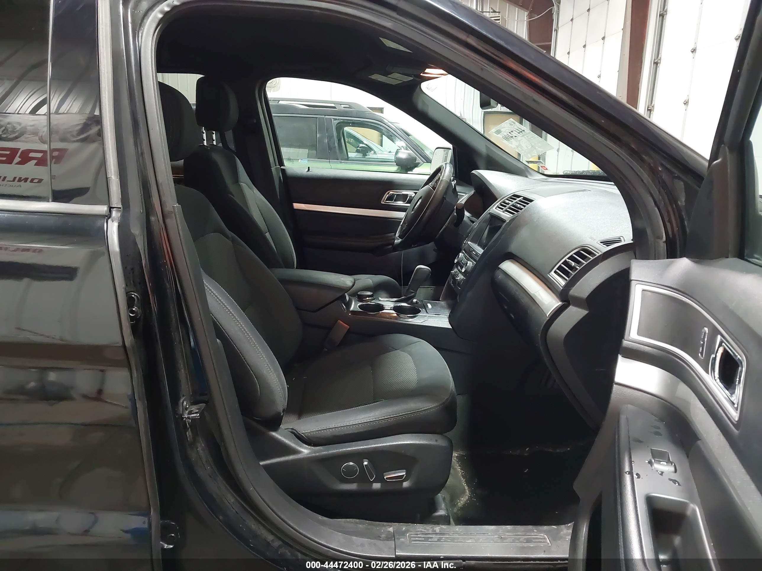 FORD EXPLORER image 5