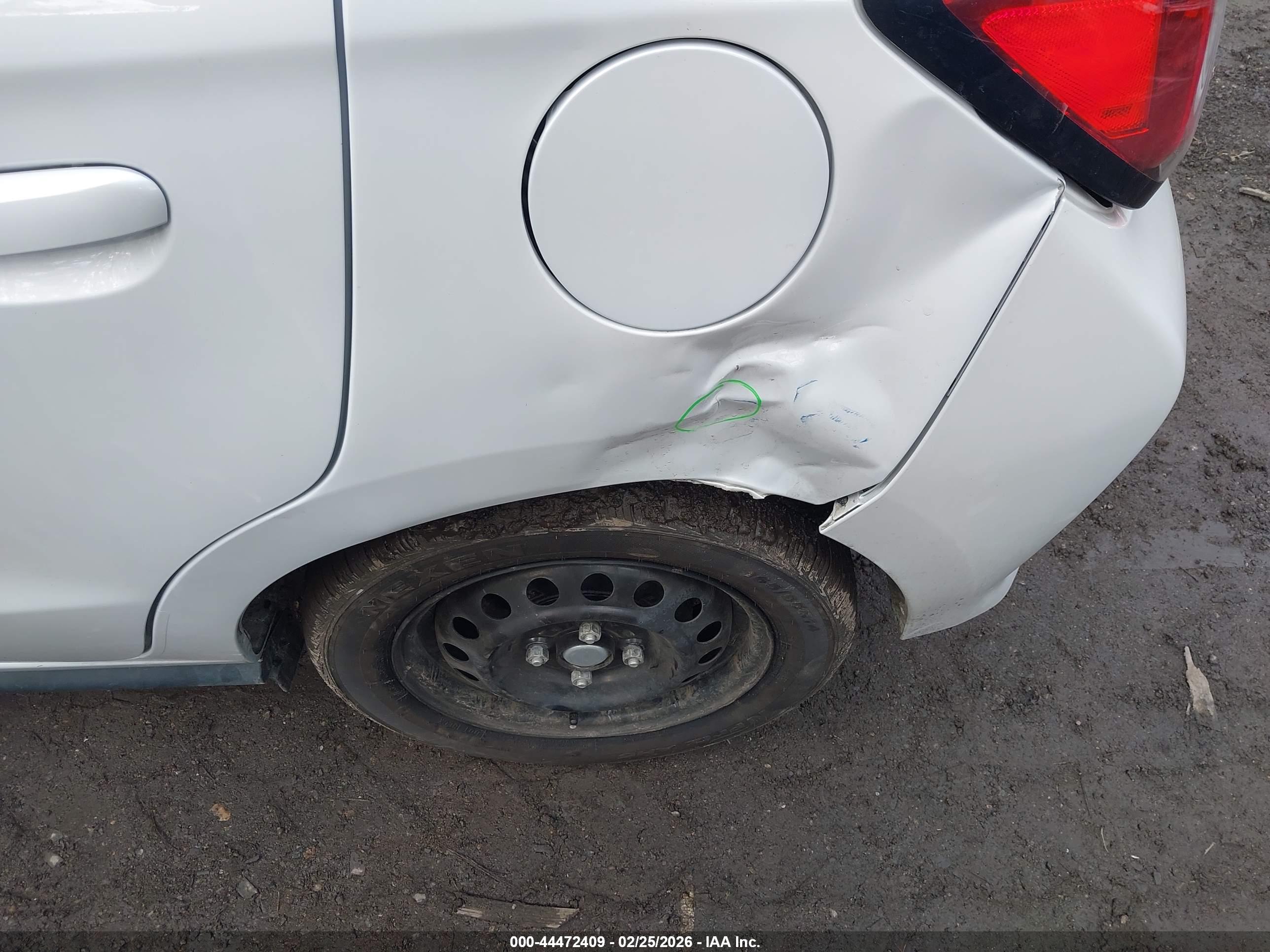 MITSUBISHI MIRAGE image 6