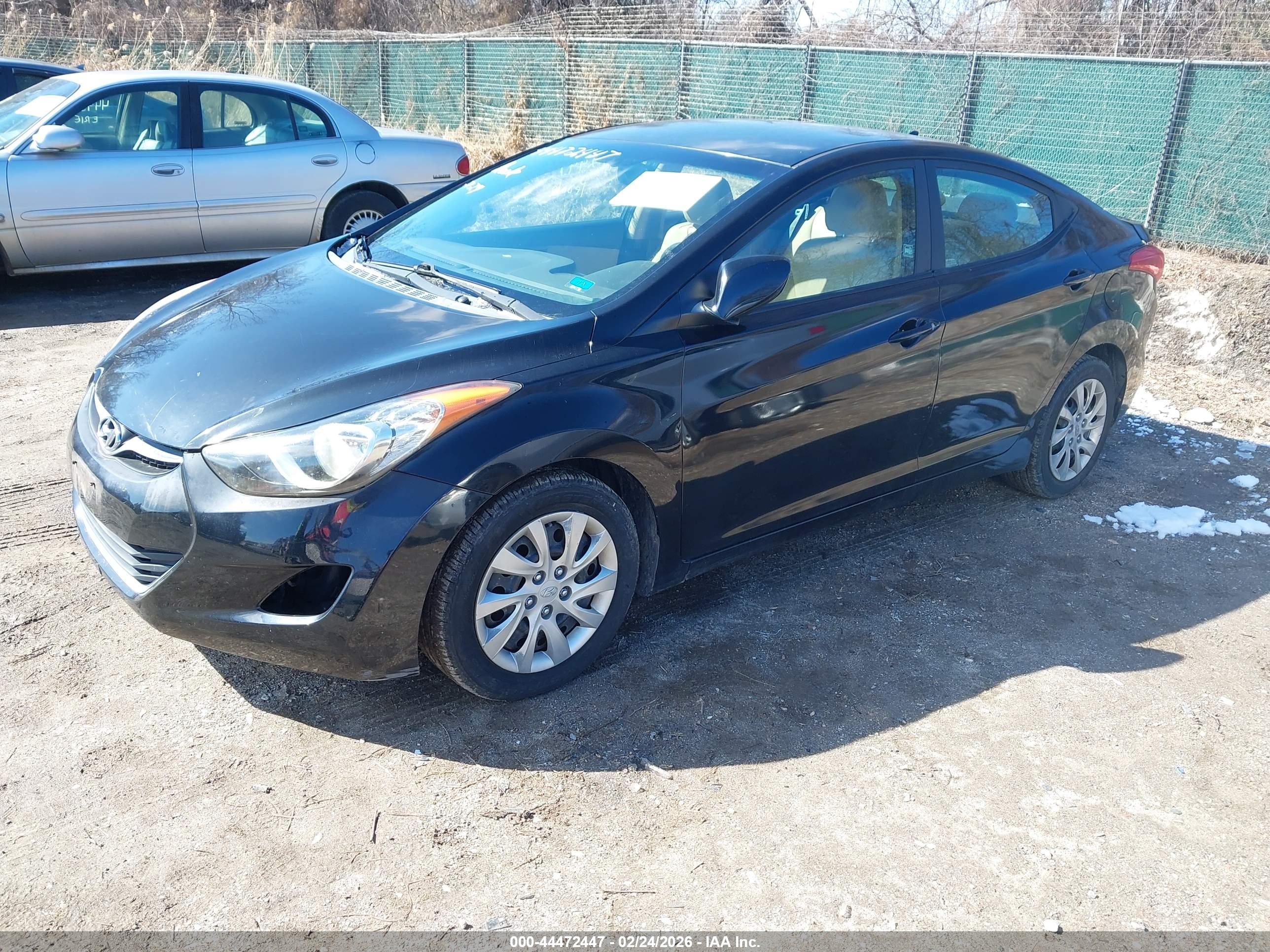 HYUNDAI ELANTRA image 2