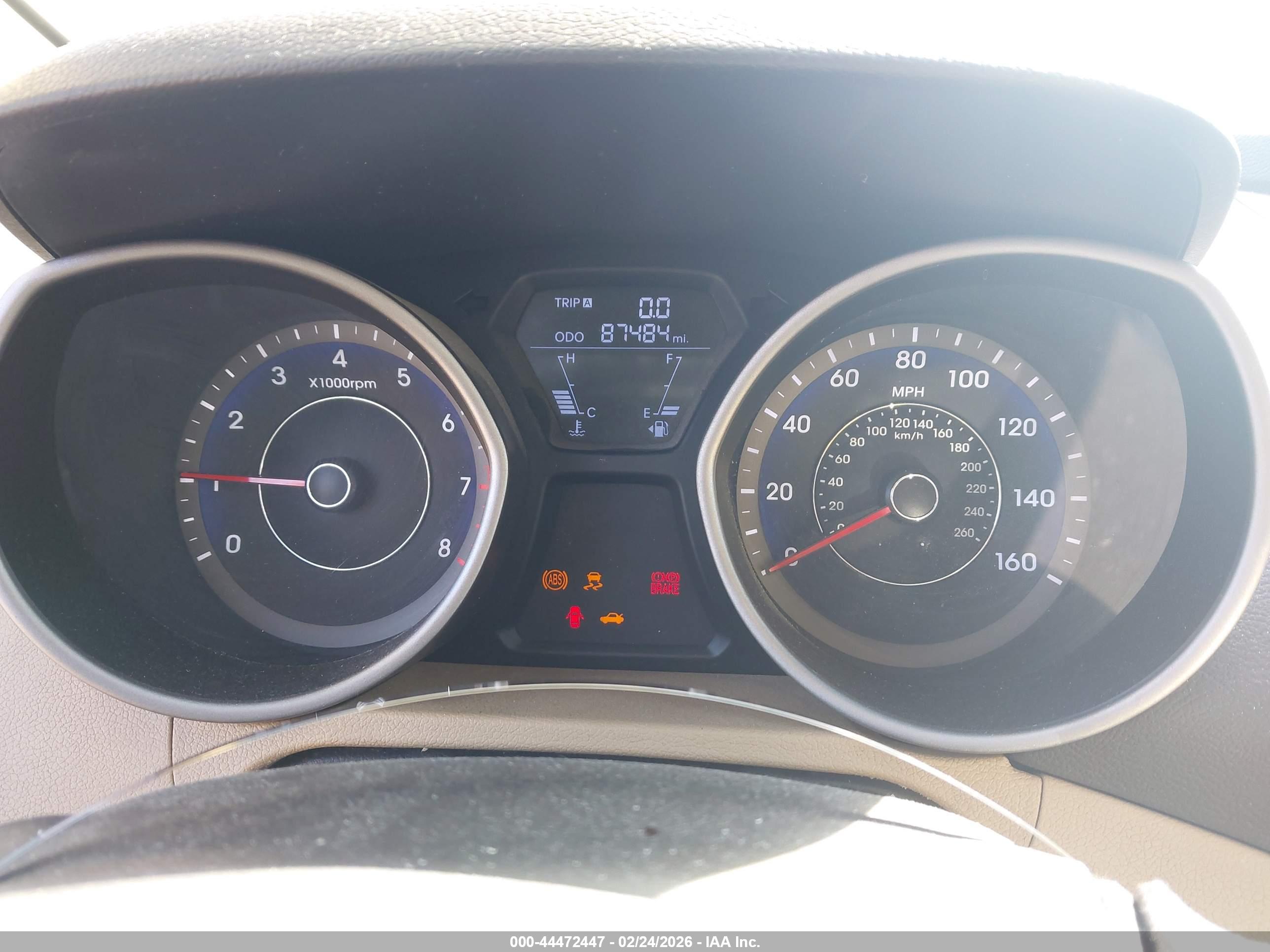 HYUNDAI ELANTRA image 7