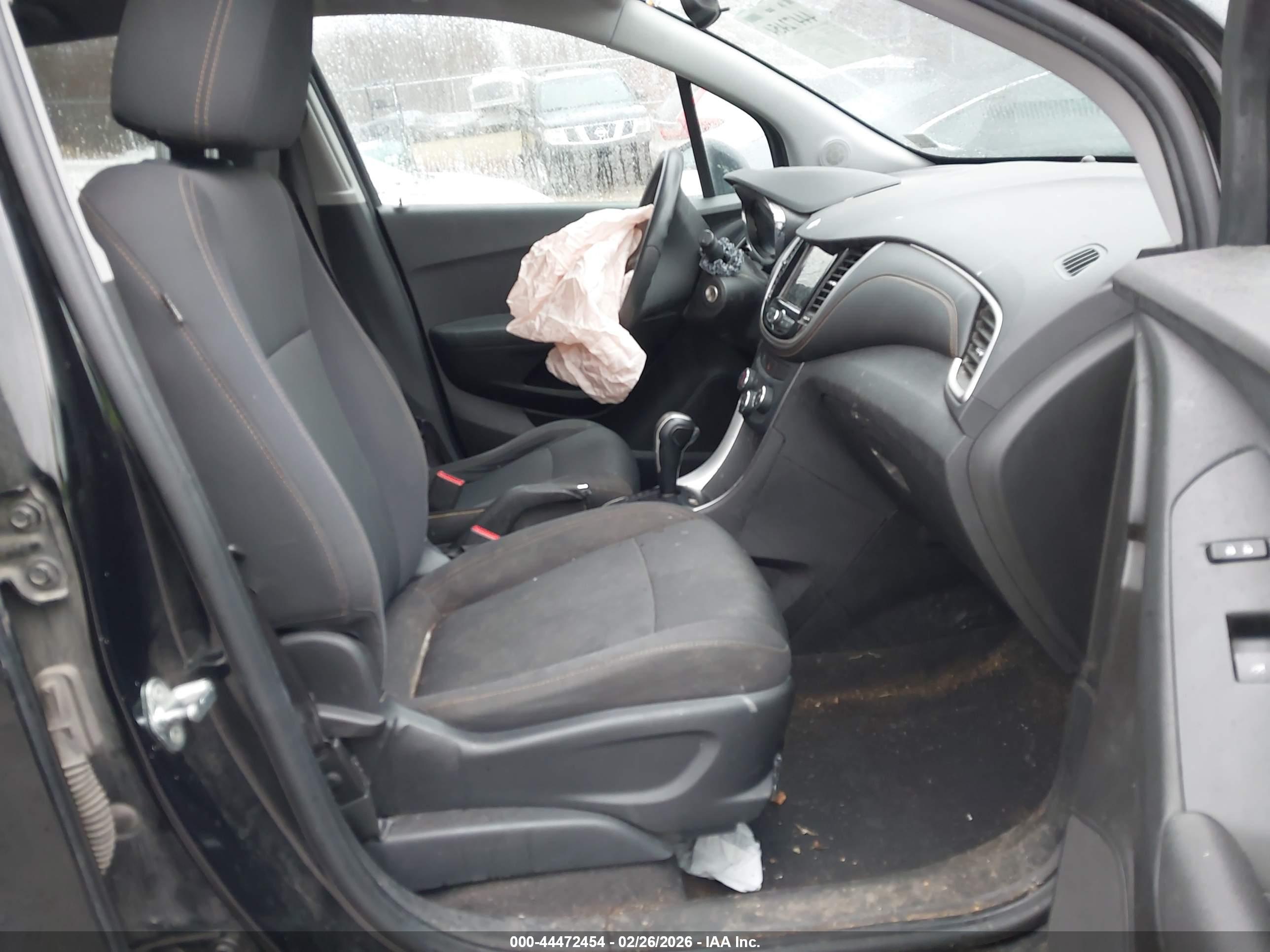 CHEVROLET TRAX image 5