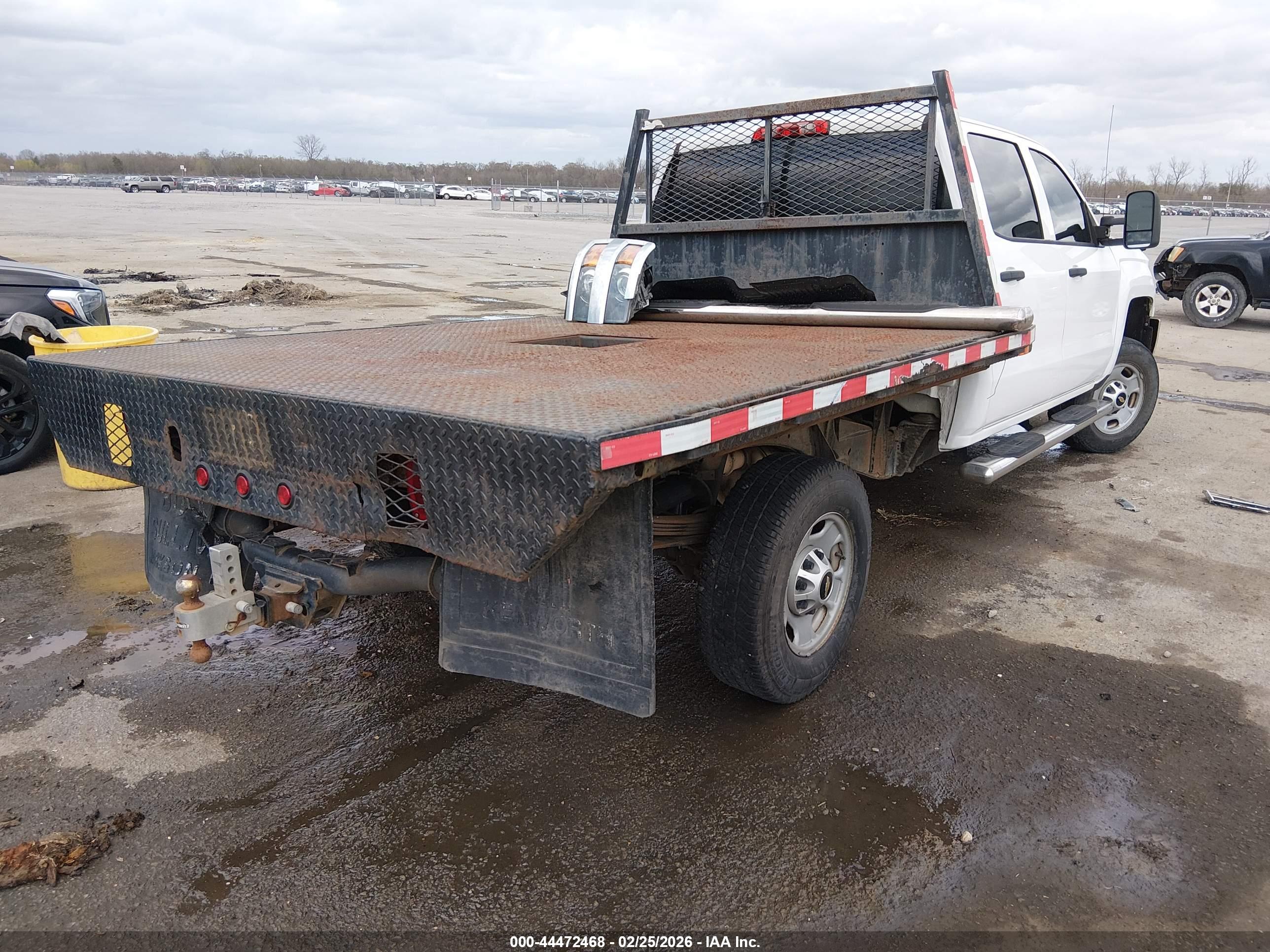 CHEVROLET SILVERADO image 4