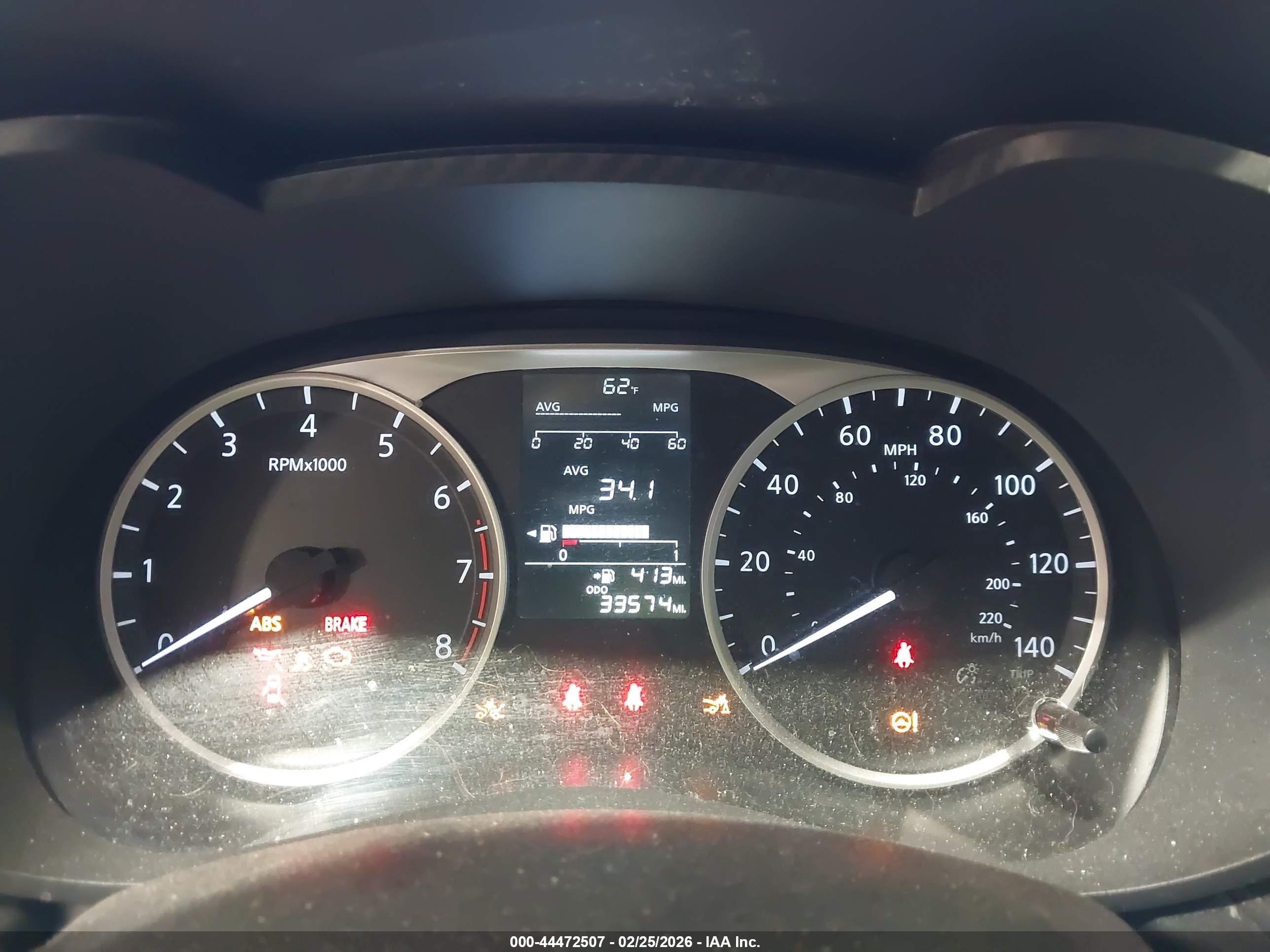 NISSAN VERSA image 7