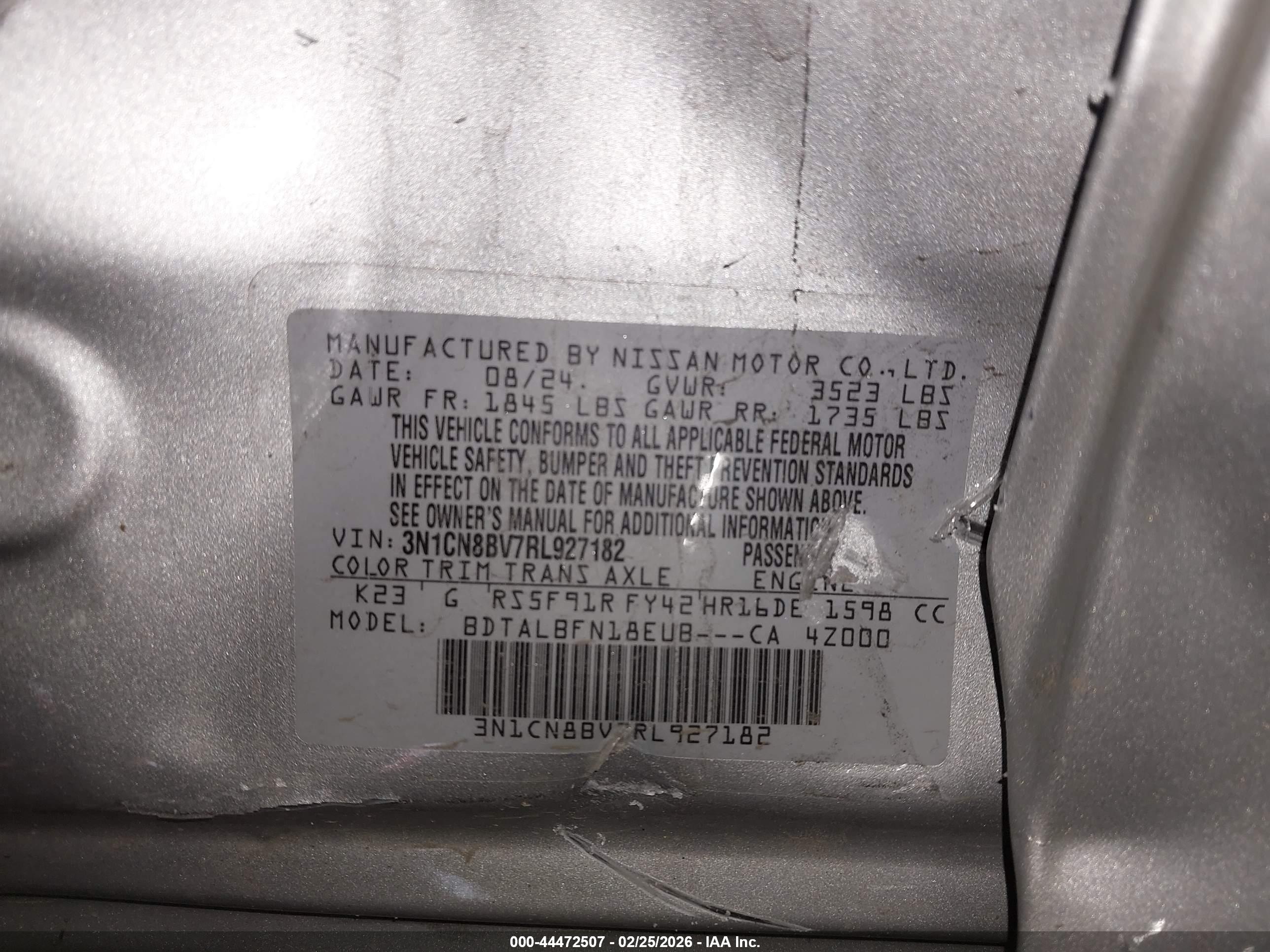 NISSAN VERSA image 9