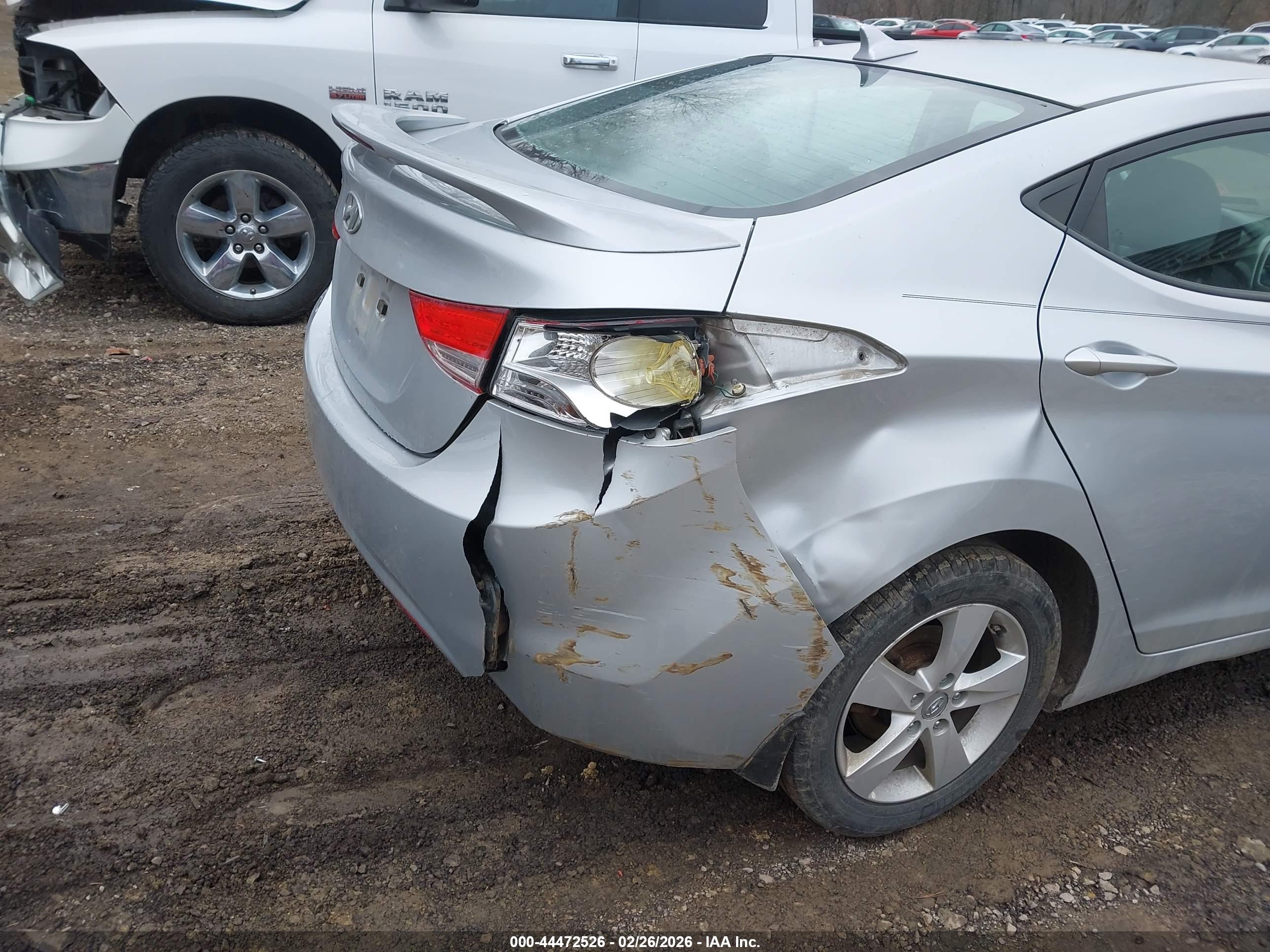 HYUNDAI ELANTRA image 6