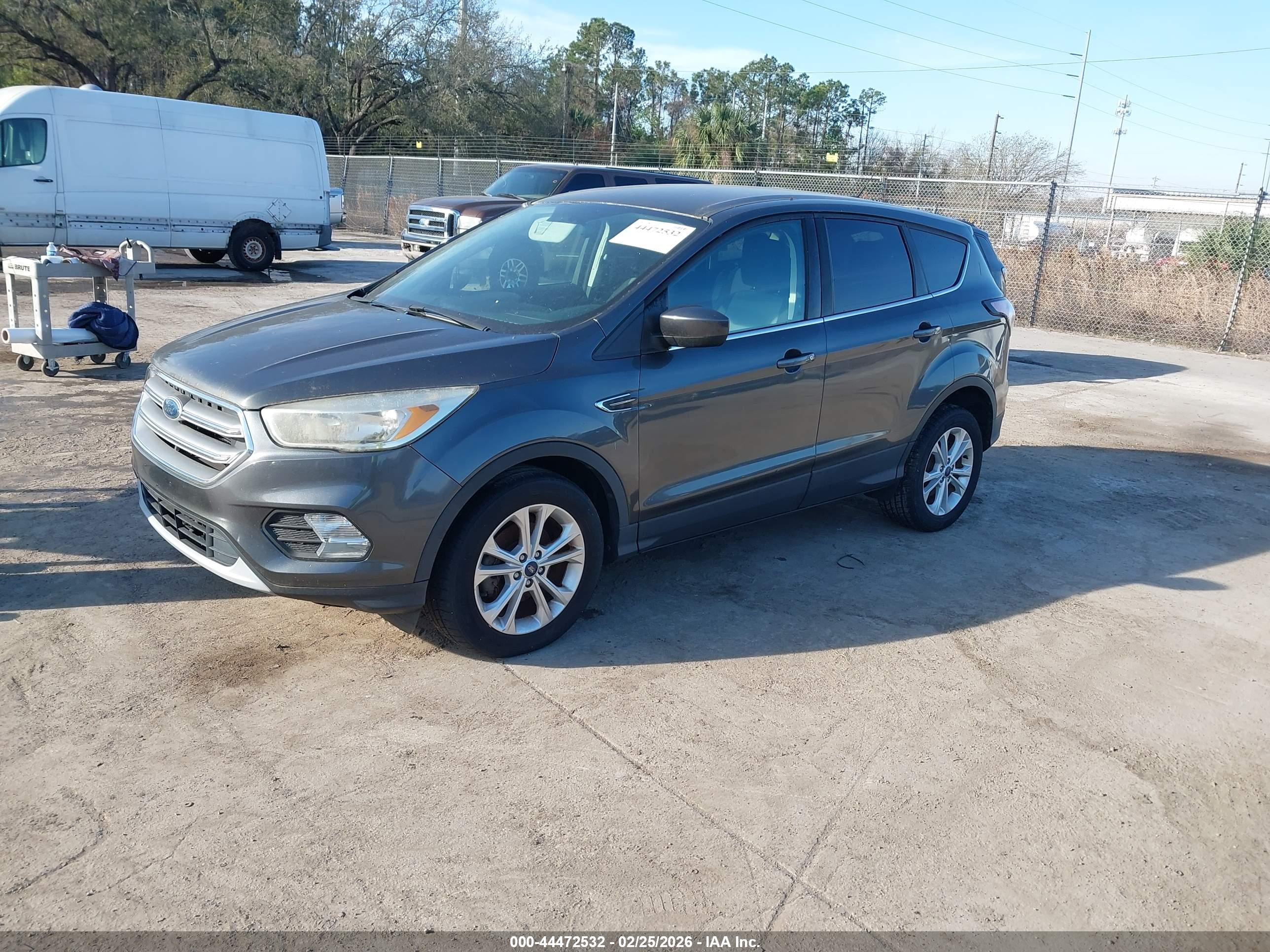 FORD ESCAPE image 2