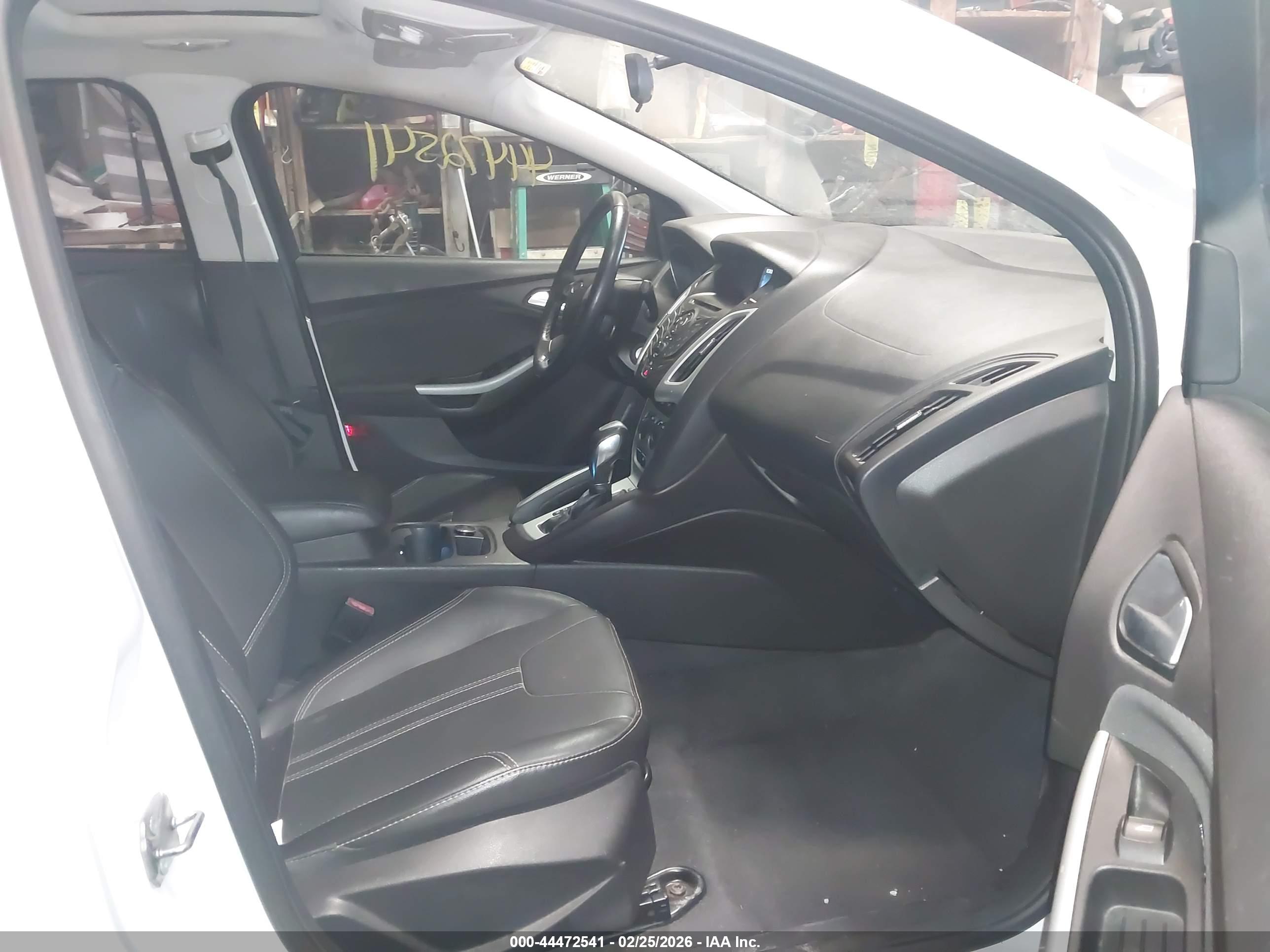 FORD FOCUS image 5
