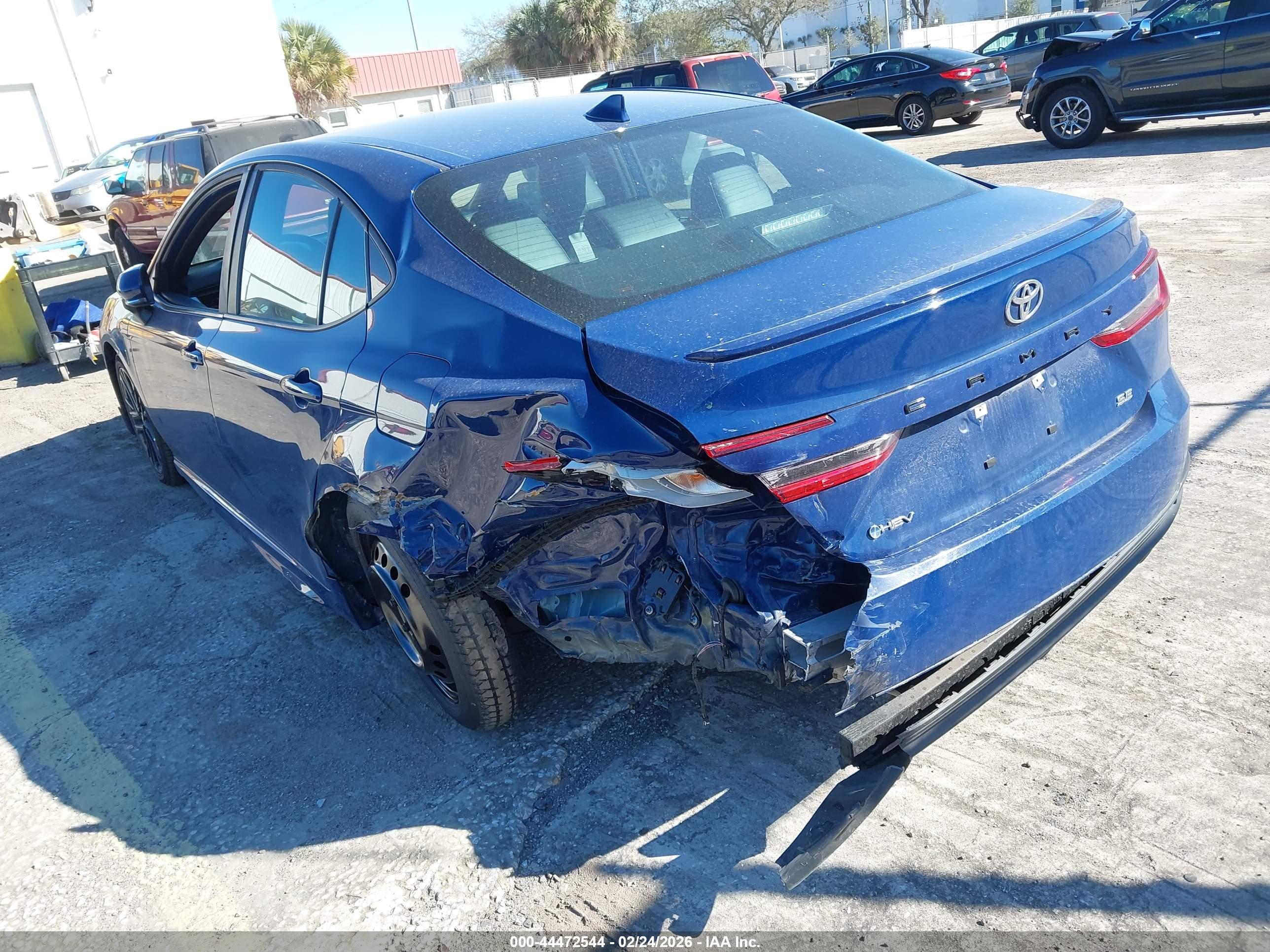 TOYOTA CAMRY image 6