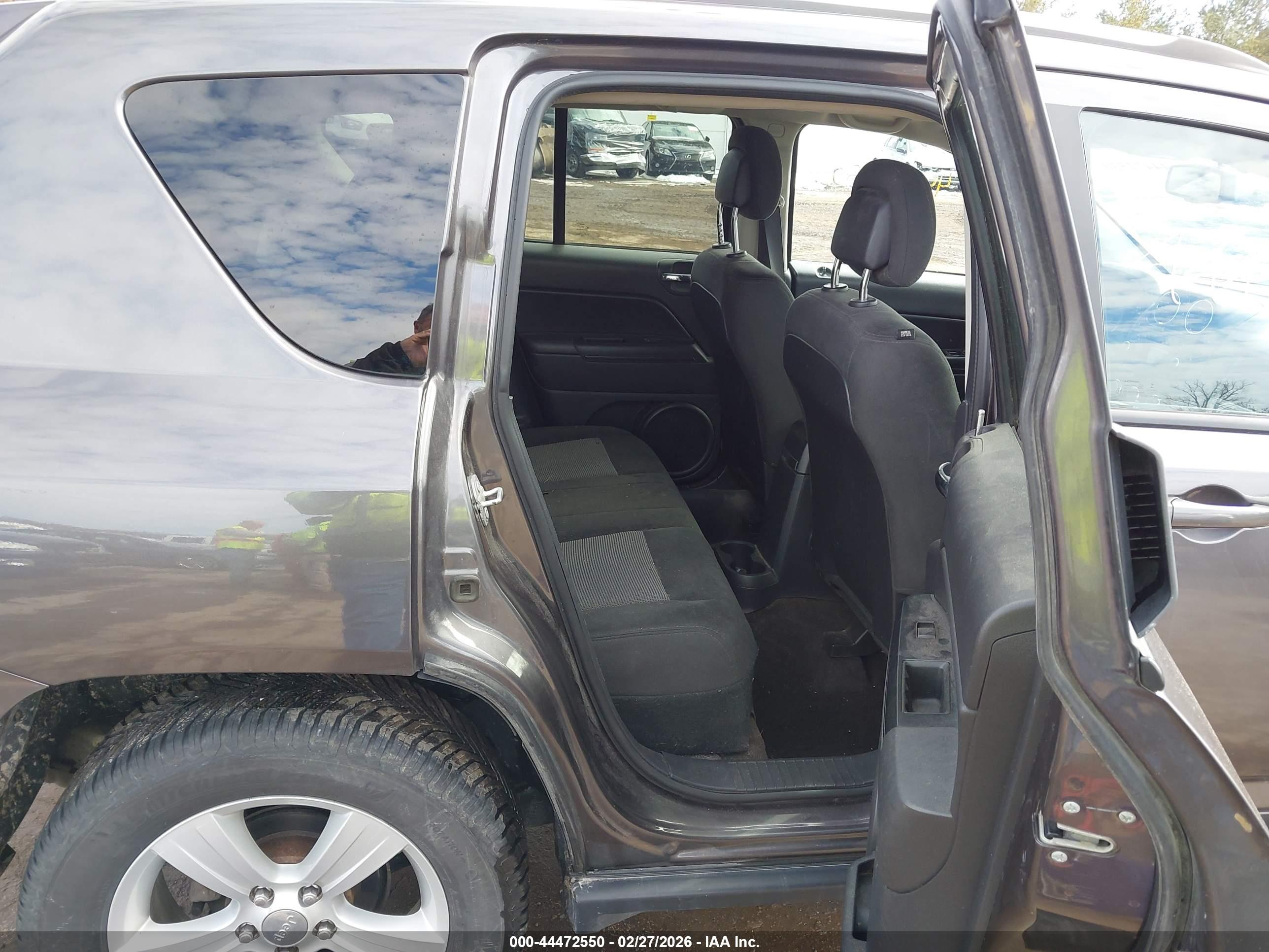 JEEP COMPASS image 8