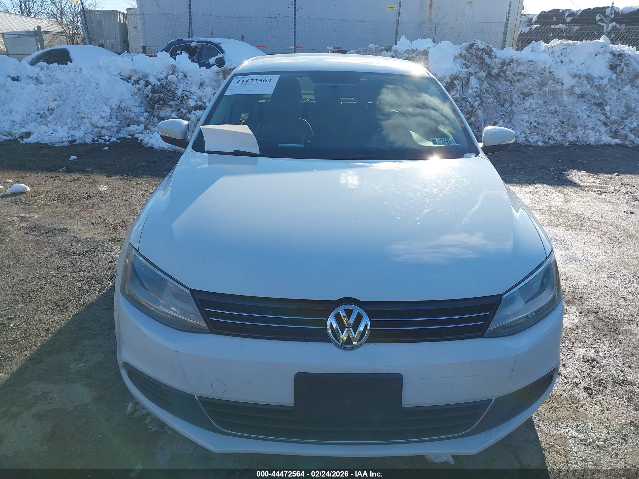 VOLKSWAGEN JETTA image 6