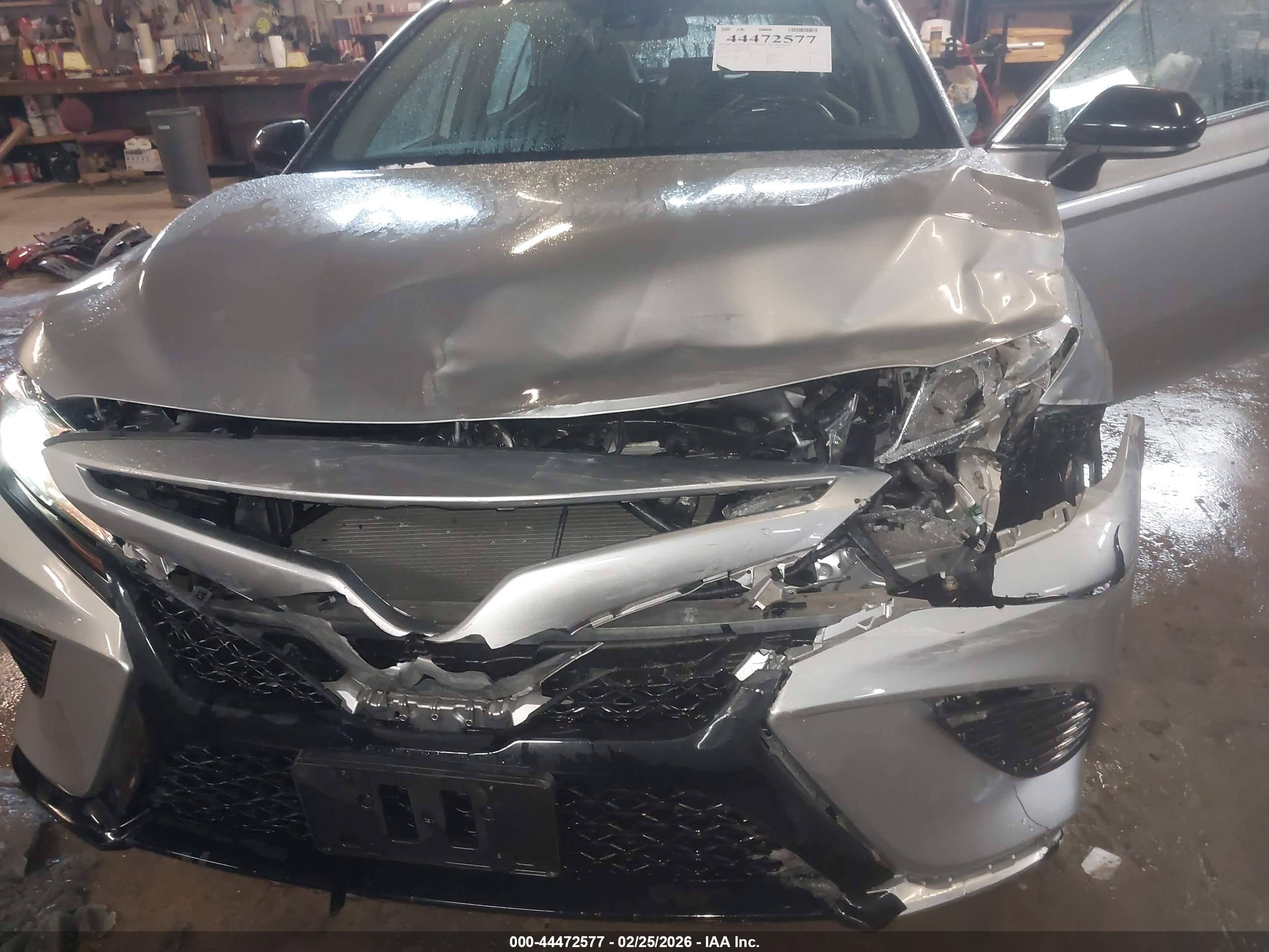 TOYOTA CAMRY image 6