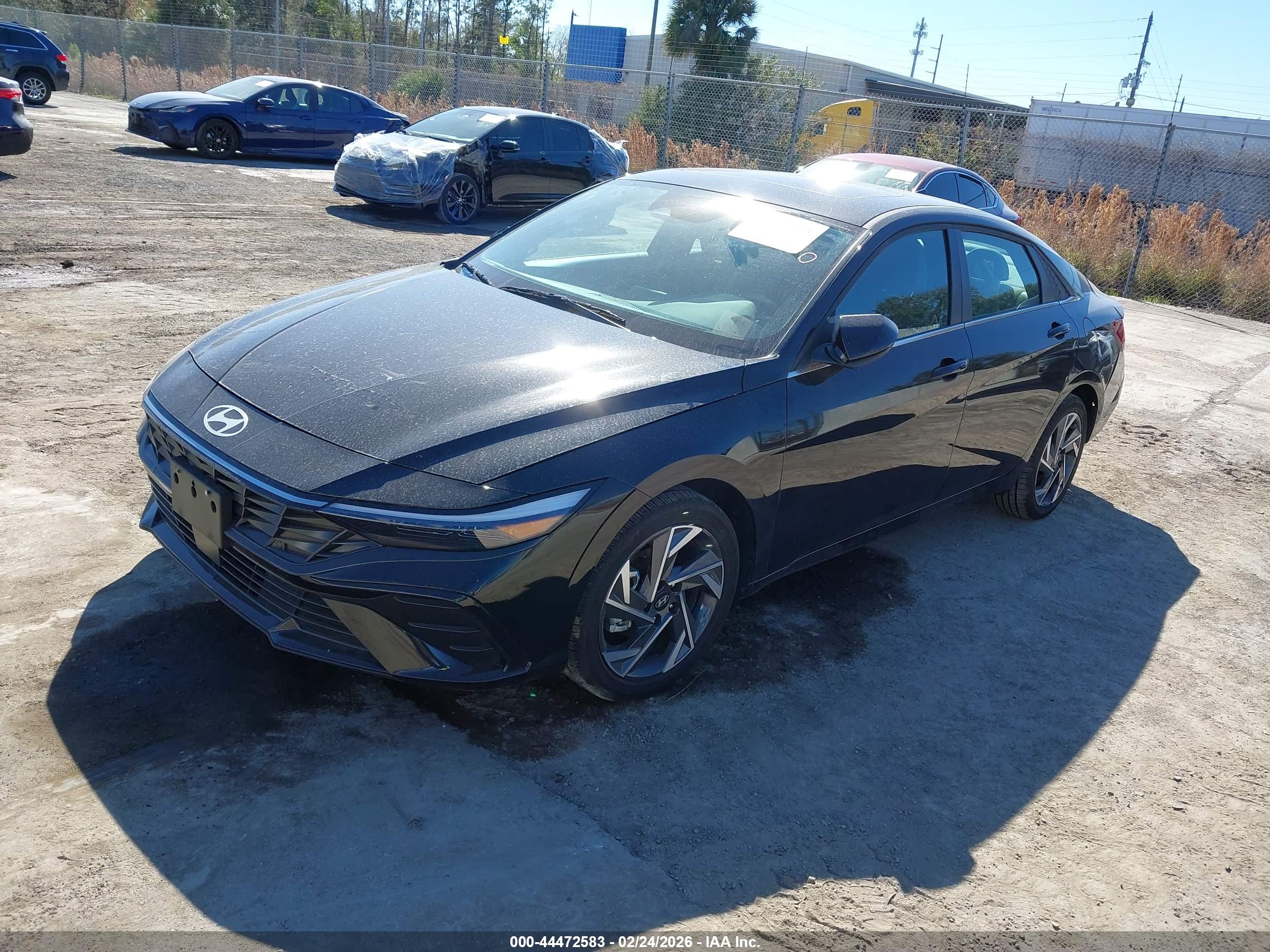 HYUNDAI ELANTRA image 2