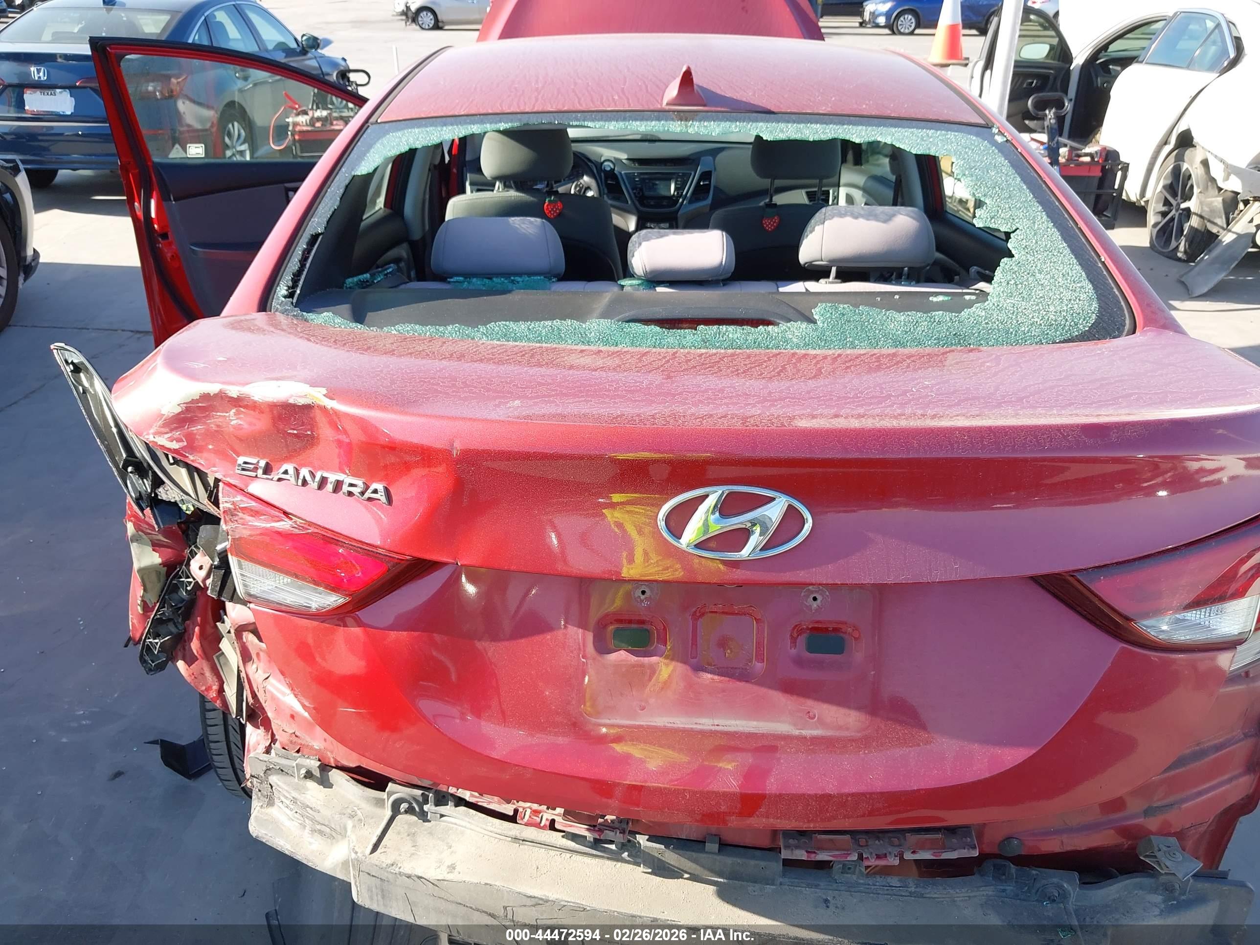 HYUNDAI ELANTRA image 6
