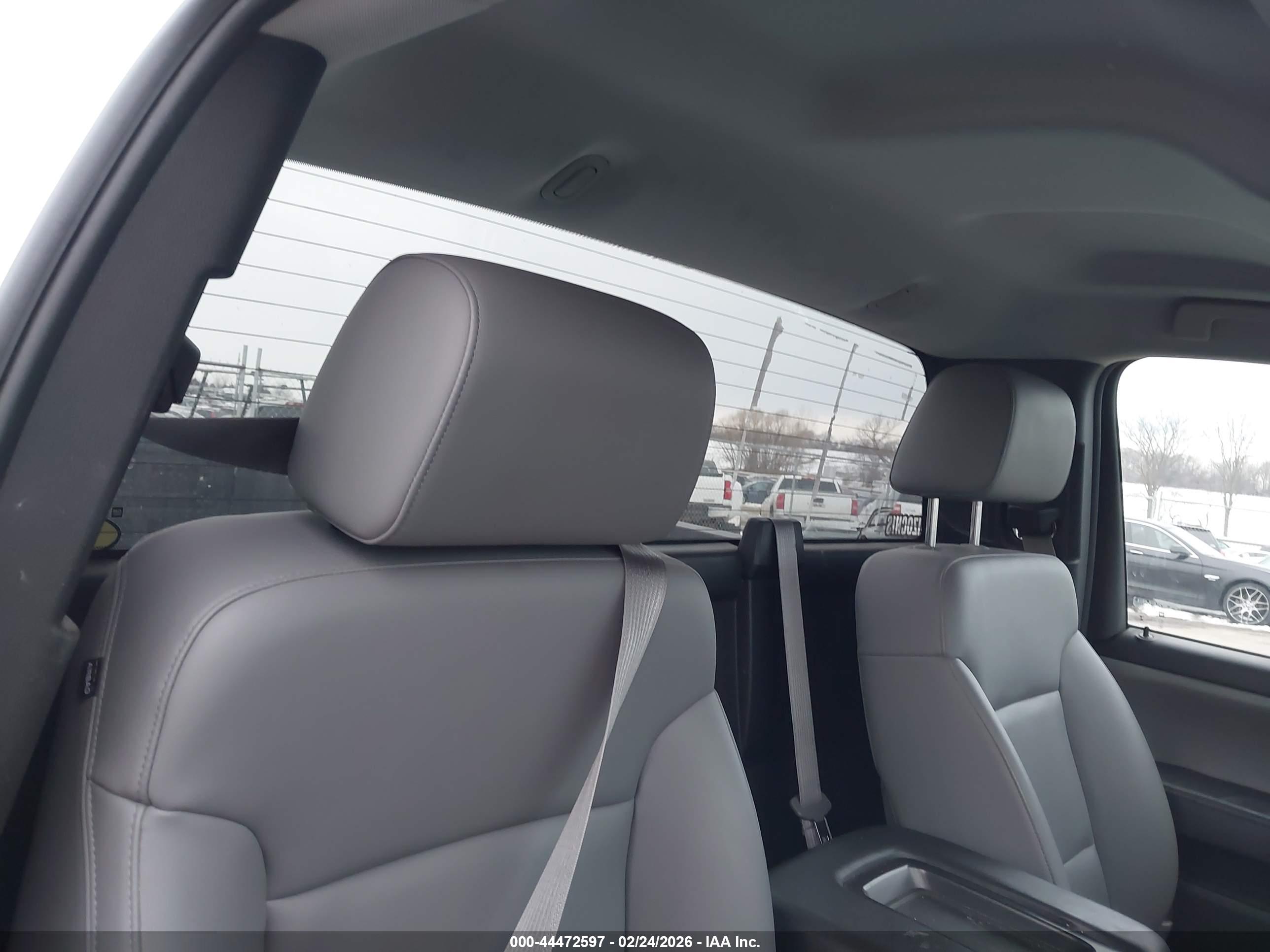 GMC SIERRA image 8