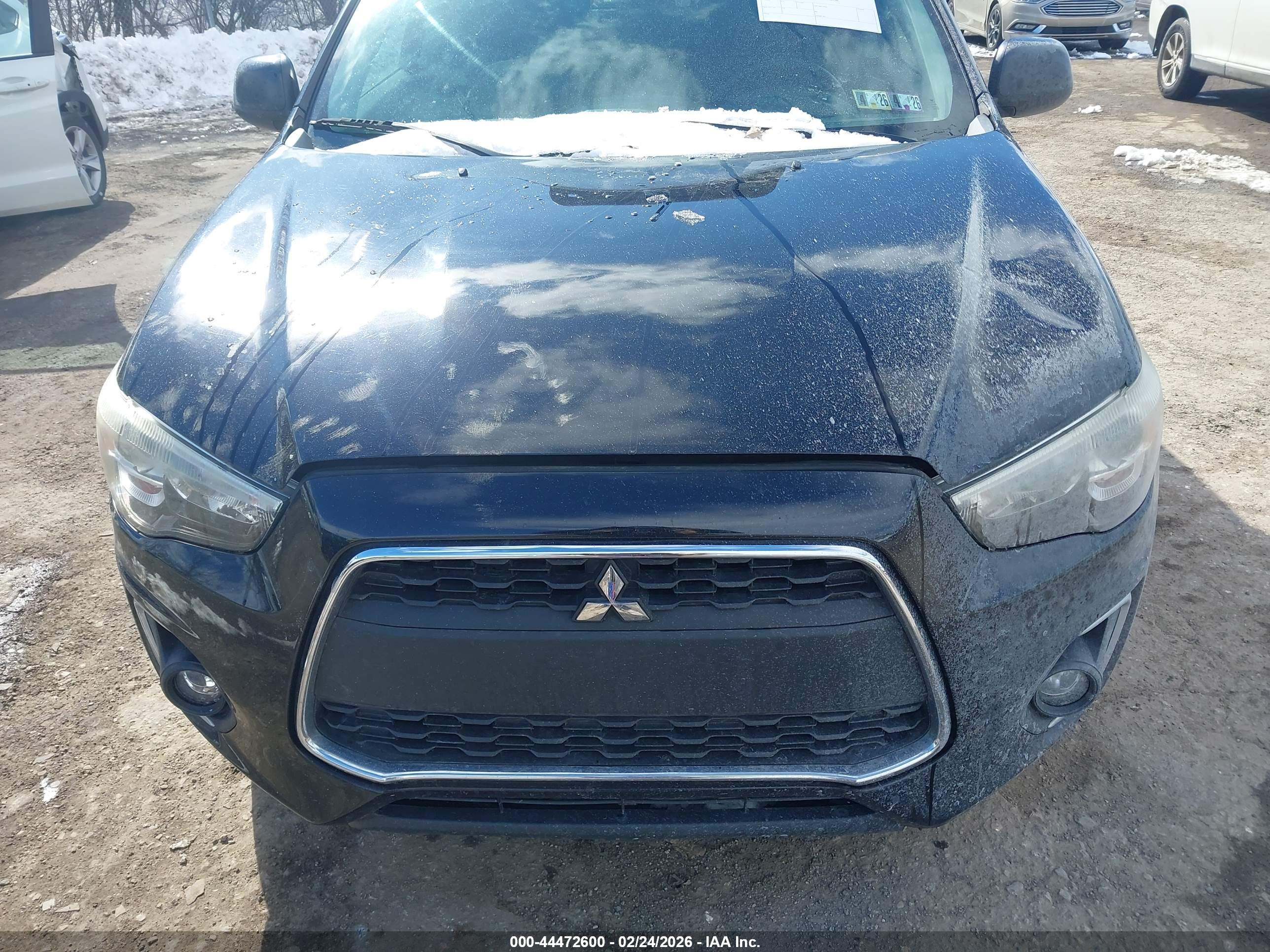 MITSUBISHI OUTLANDER image 6