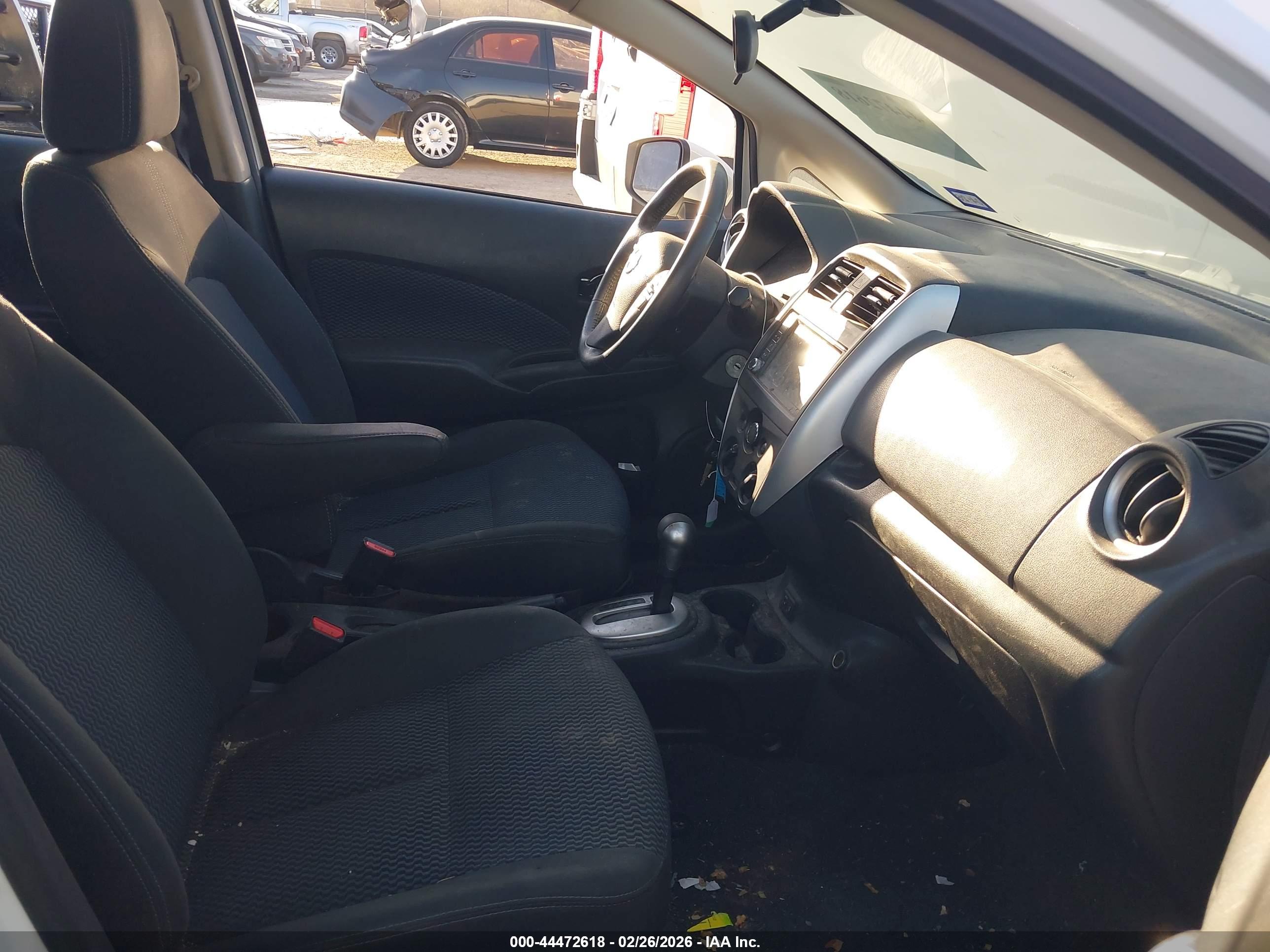 NISSAN VERSA image 5