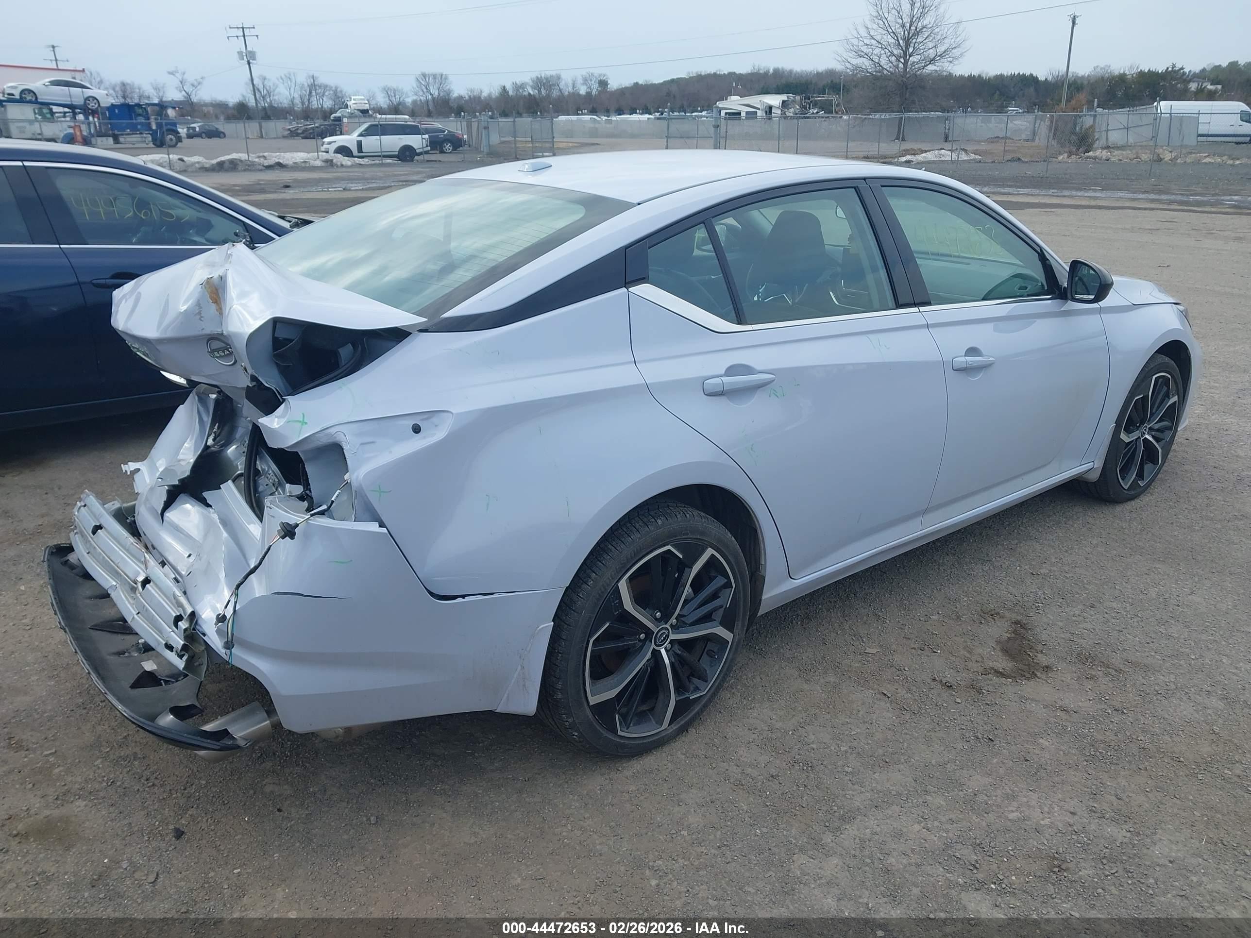 NISSAN ALTIMA image 4