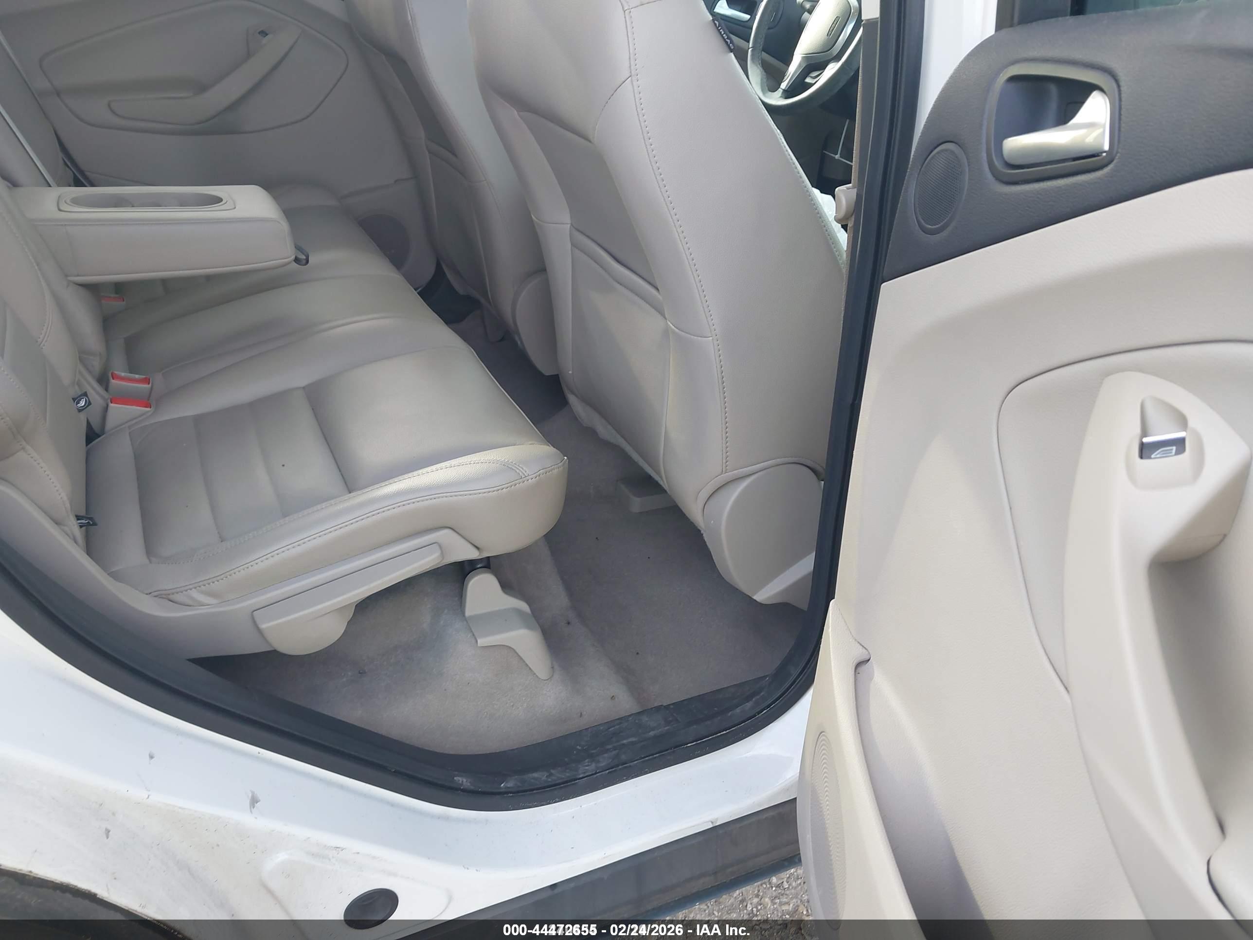 FORD ESCAPE image 8