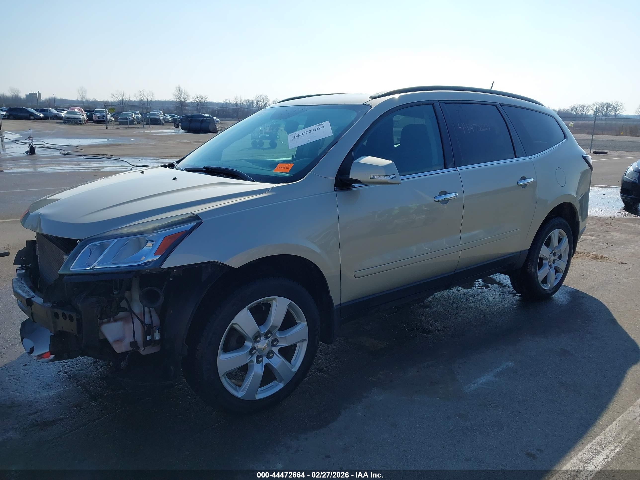 CHEVROLET TRAVERSE image 2