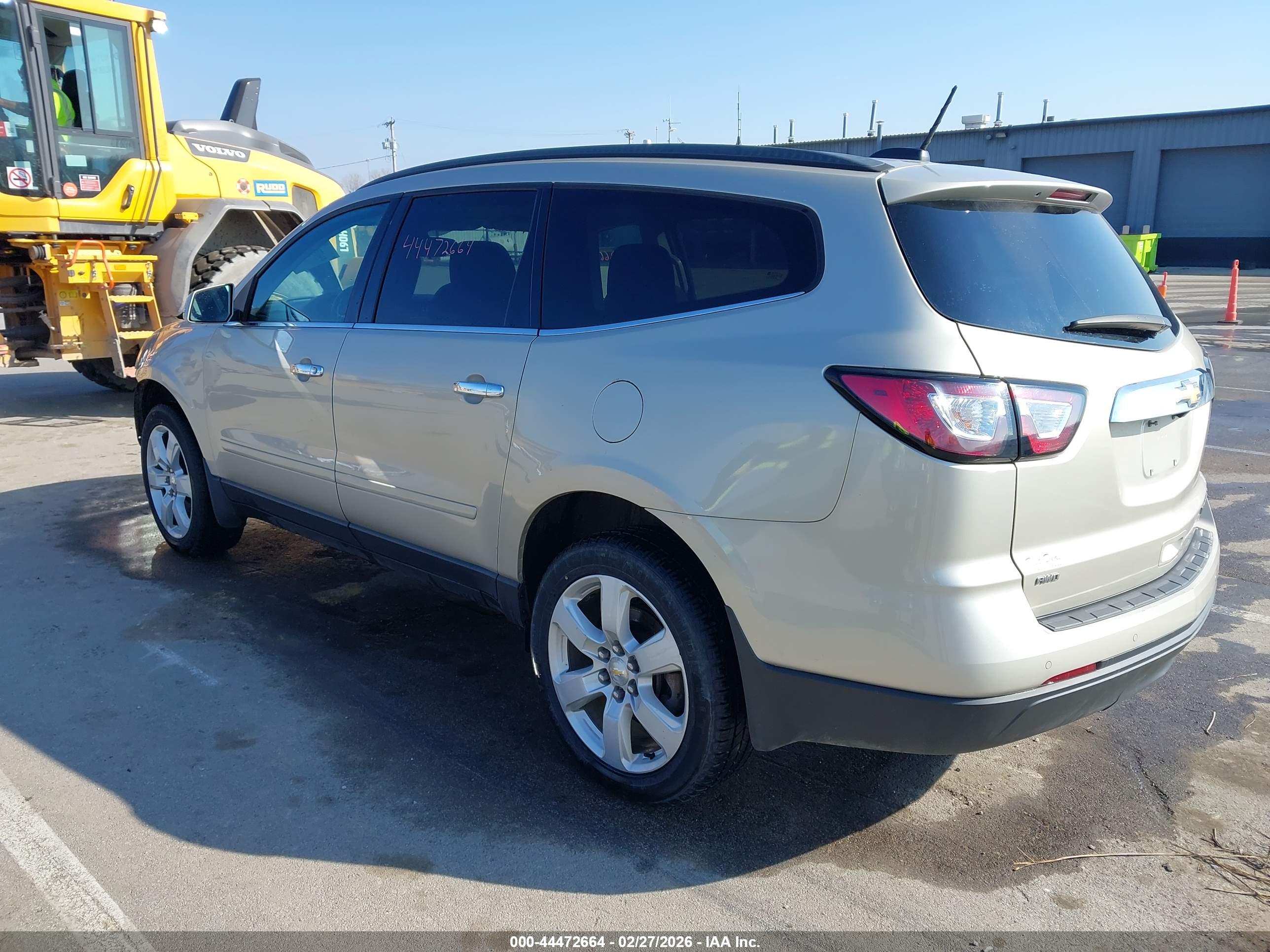 CHEVROLET TRAVERSE image 3