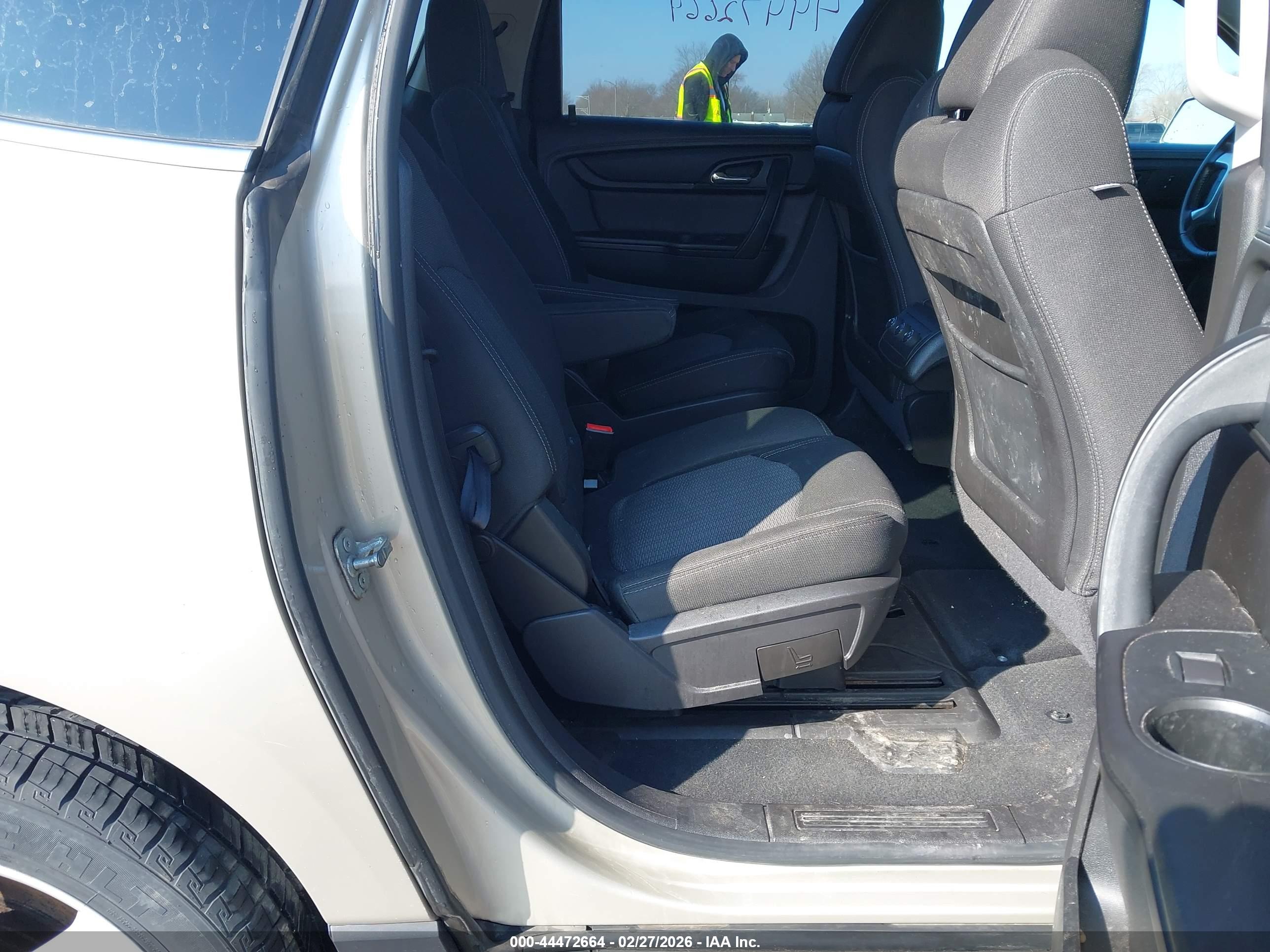 CHEVROLET TRAVERSE image 8