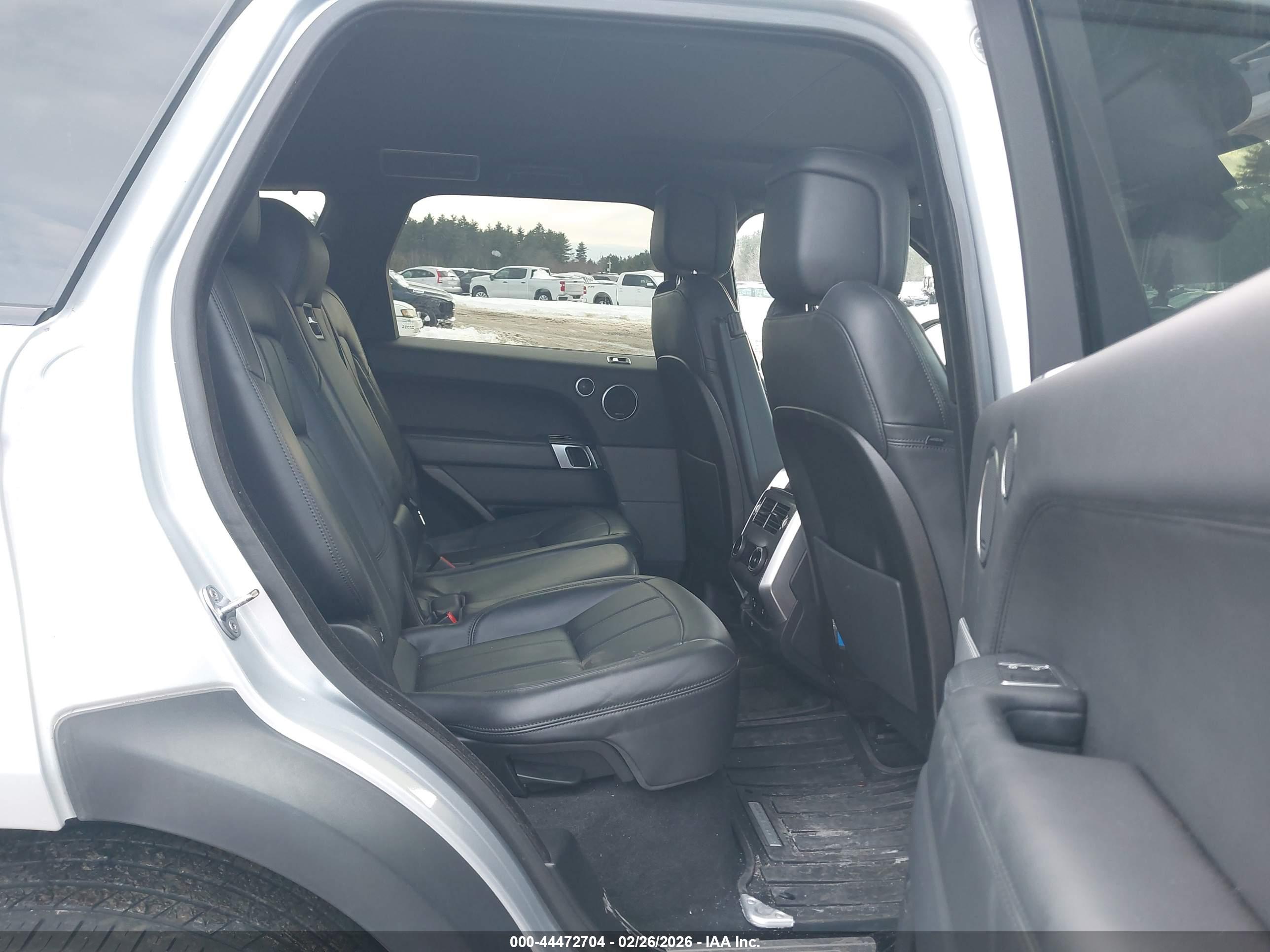 LAND ROVER image 8