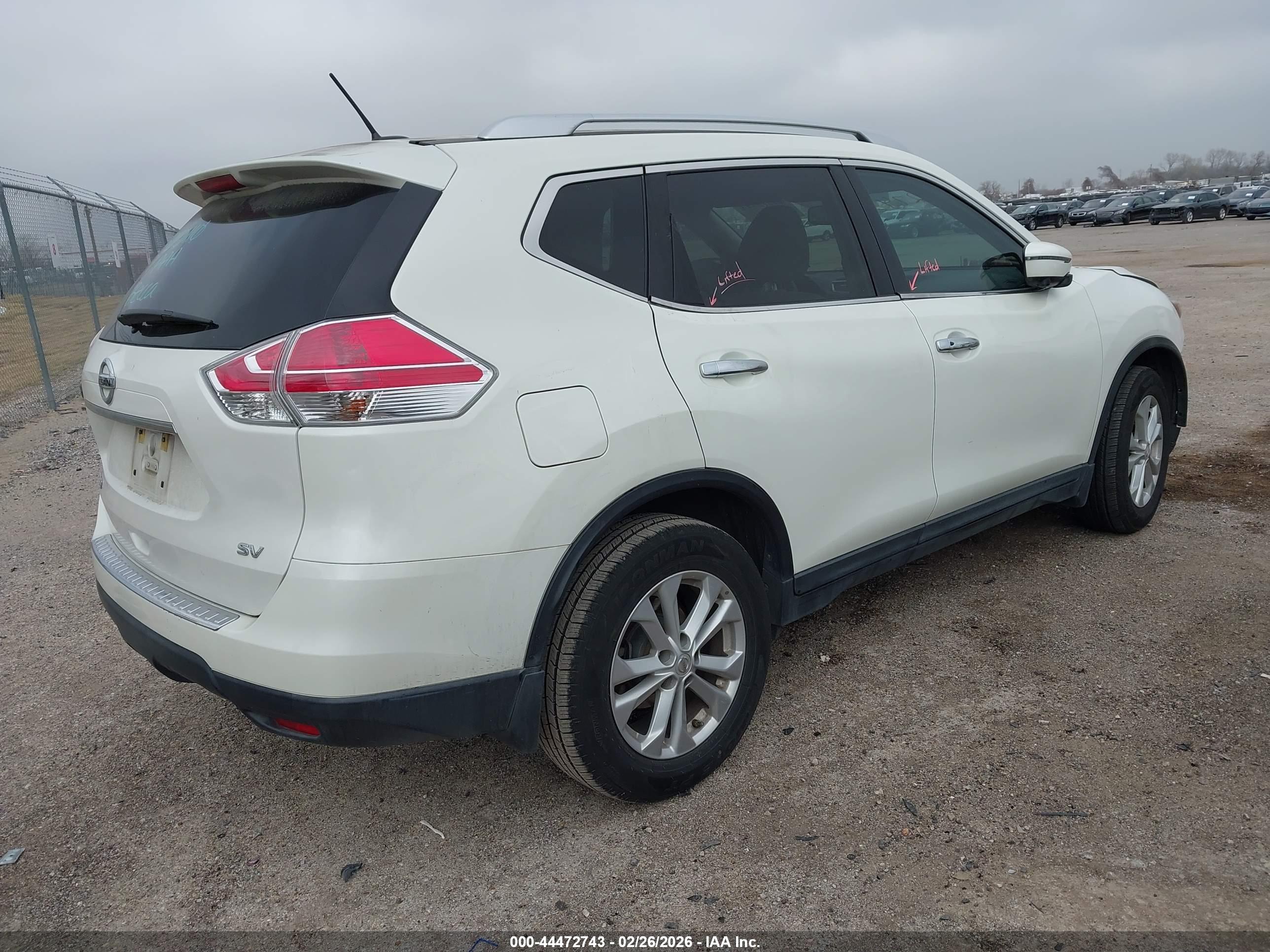 NISSAN ROGUE image 4
