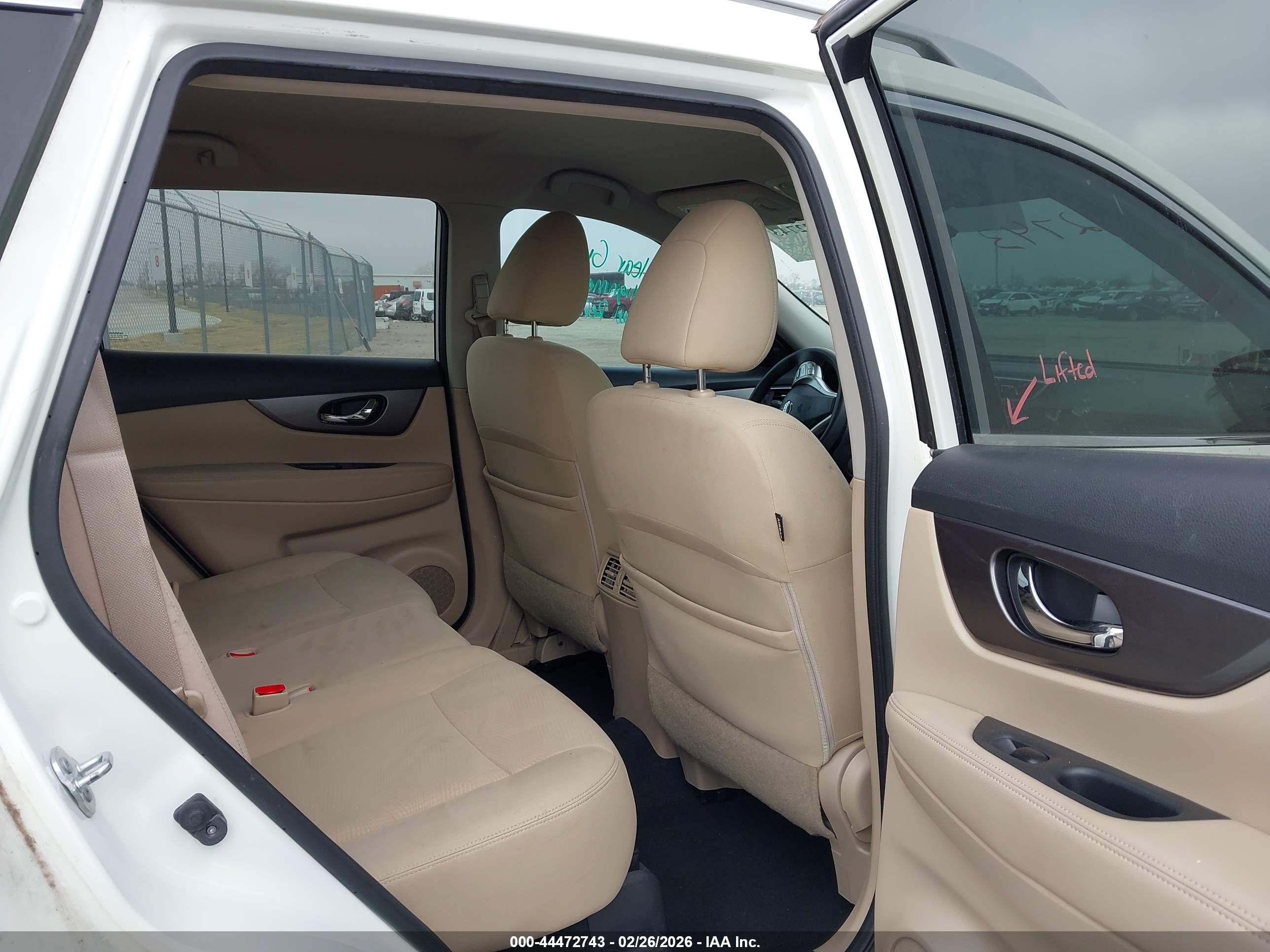 NISSAN ROGUE image 8