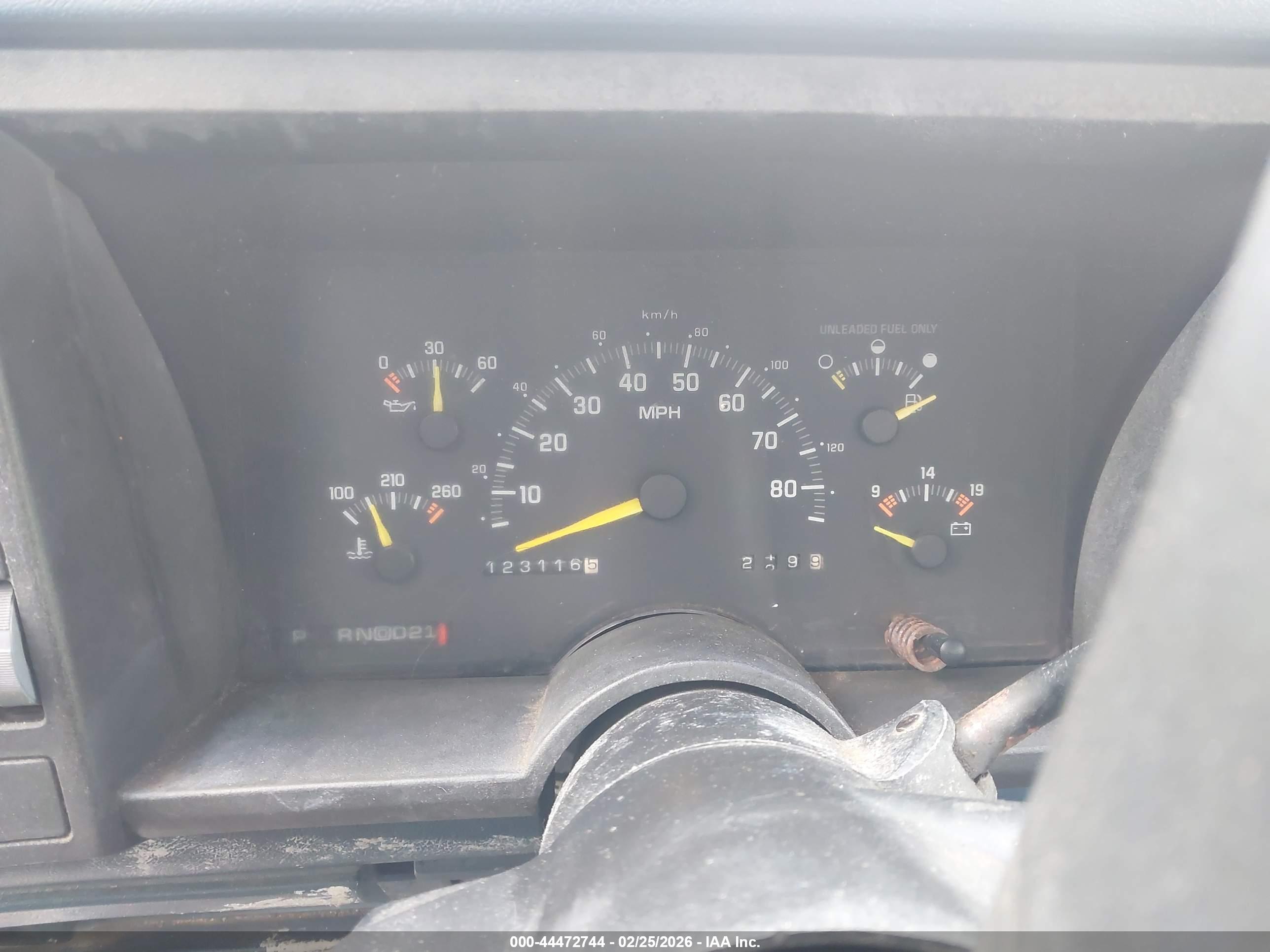 CHEVROLET GMT-400 image 7