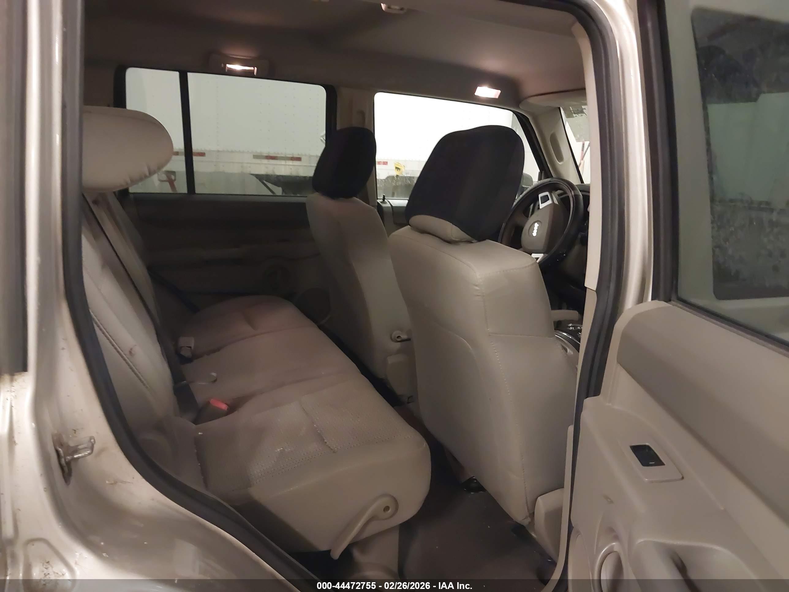 JEEP COMMANDER image 8