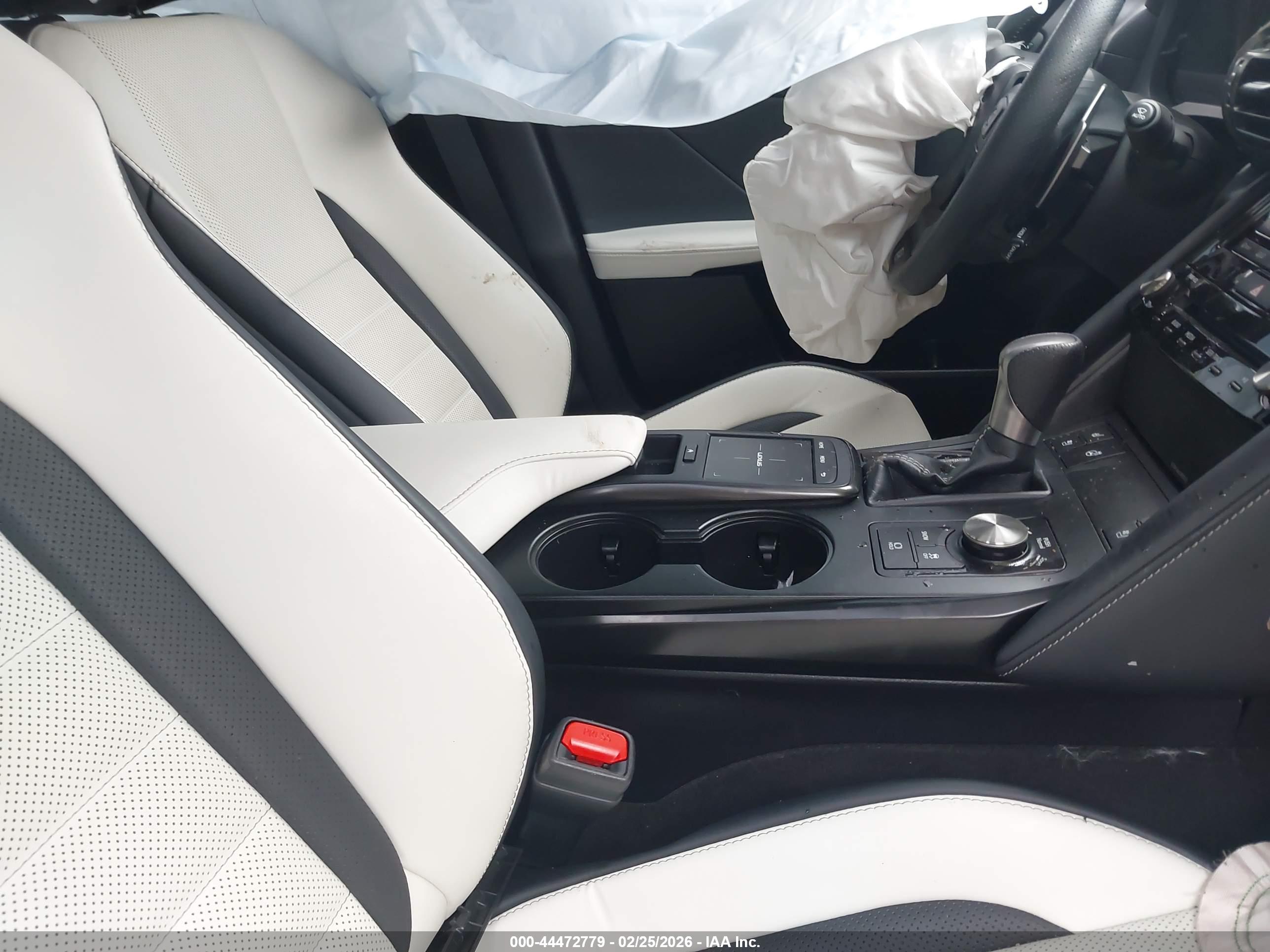 LEXUS IS image 5