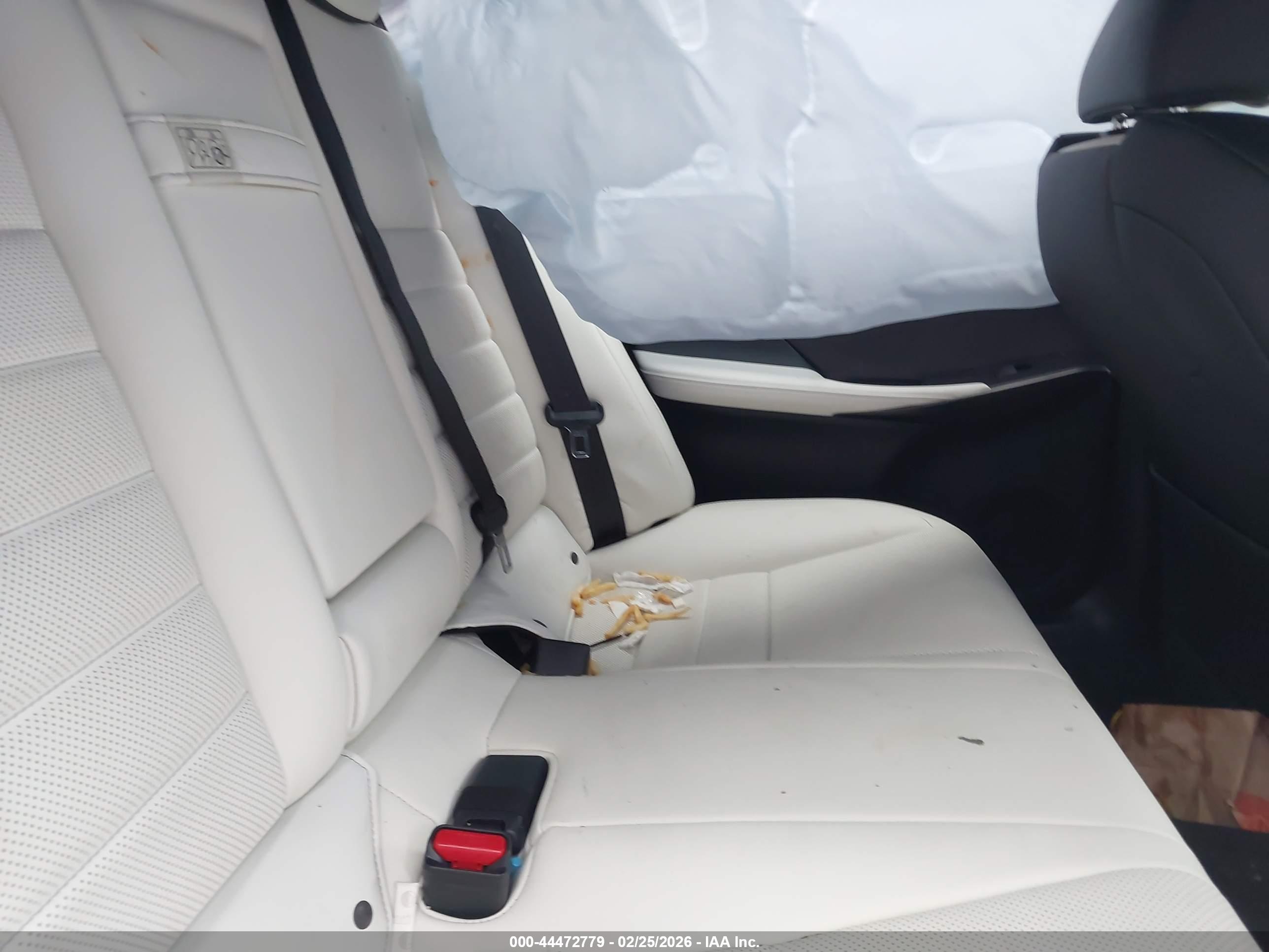 LEXUS IS image 8