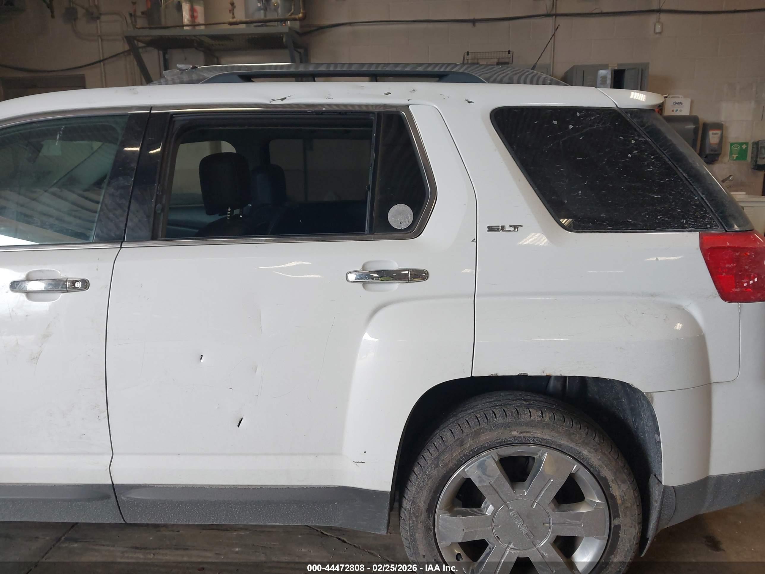 GMC TERRAIN image 6