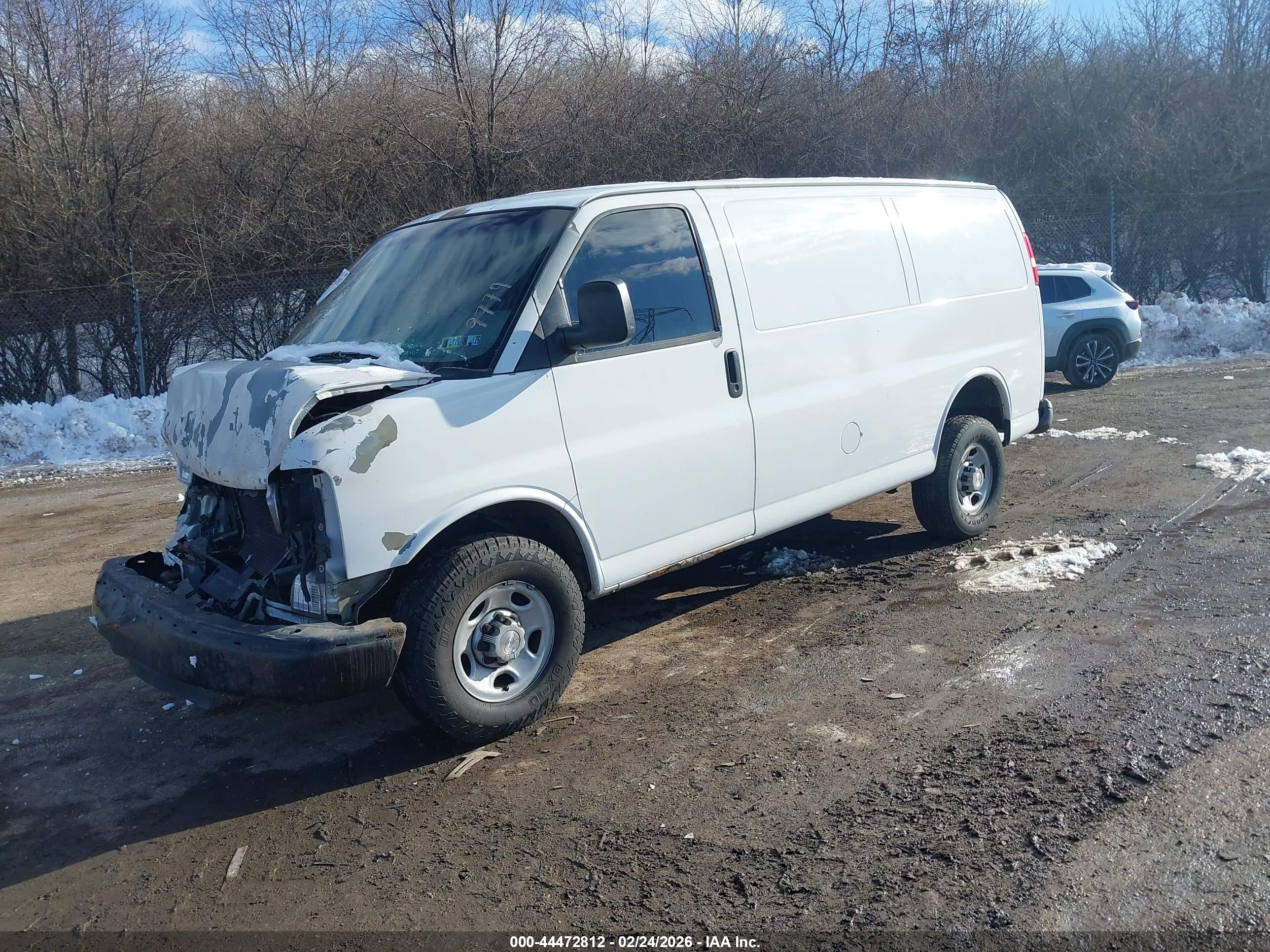 CHEVROLET EXPRESS image 2