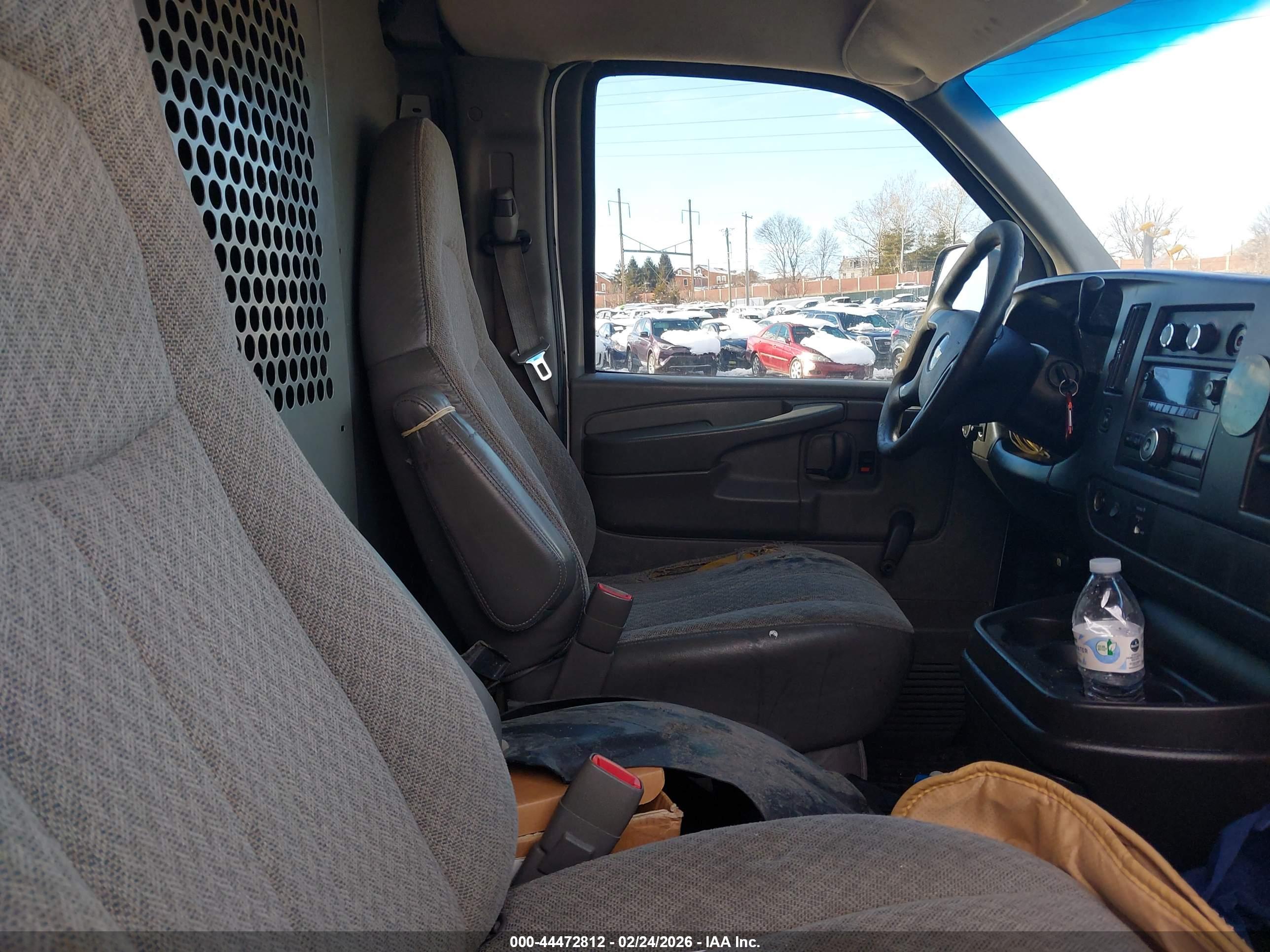 CHEVROLET EXPRESS image 5