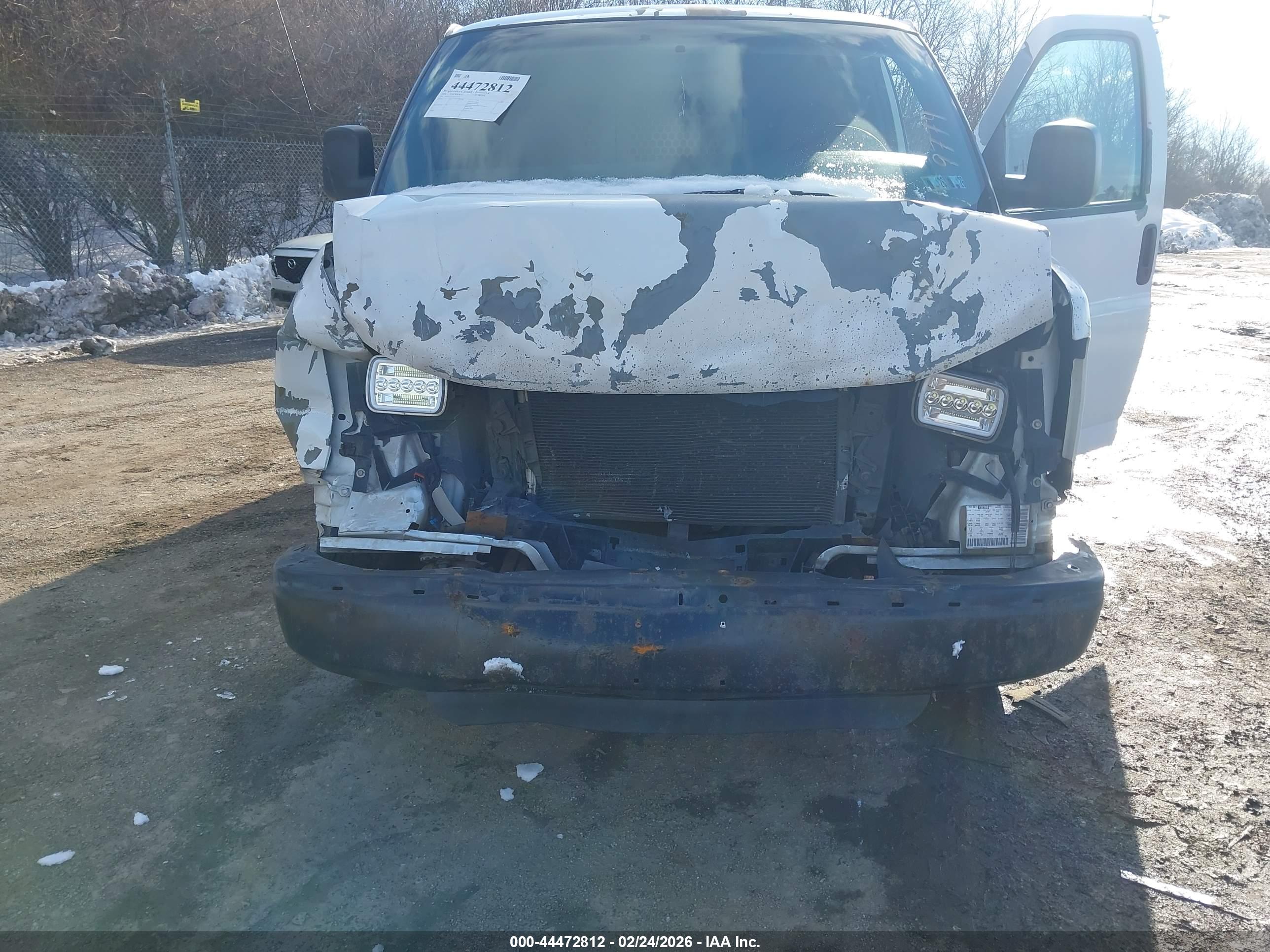 CHEVROLET EXPRESS image 6