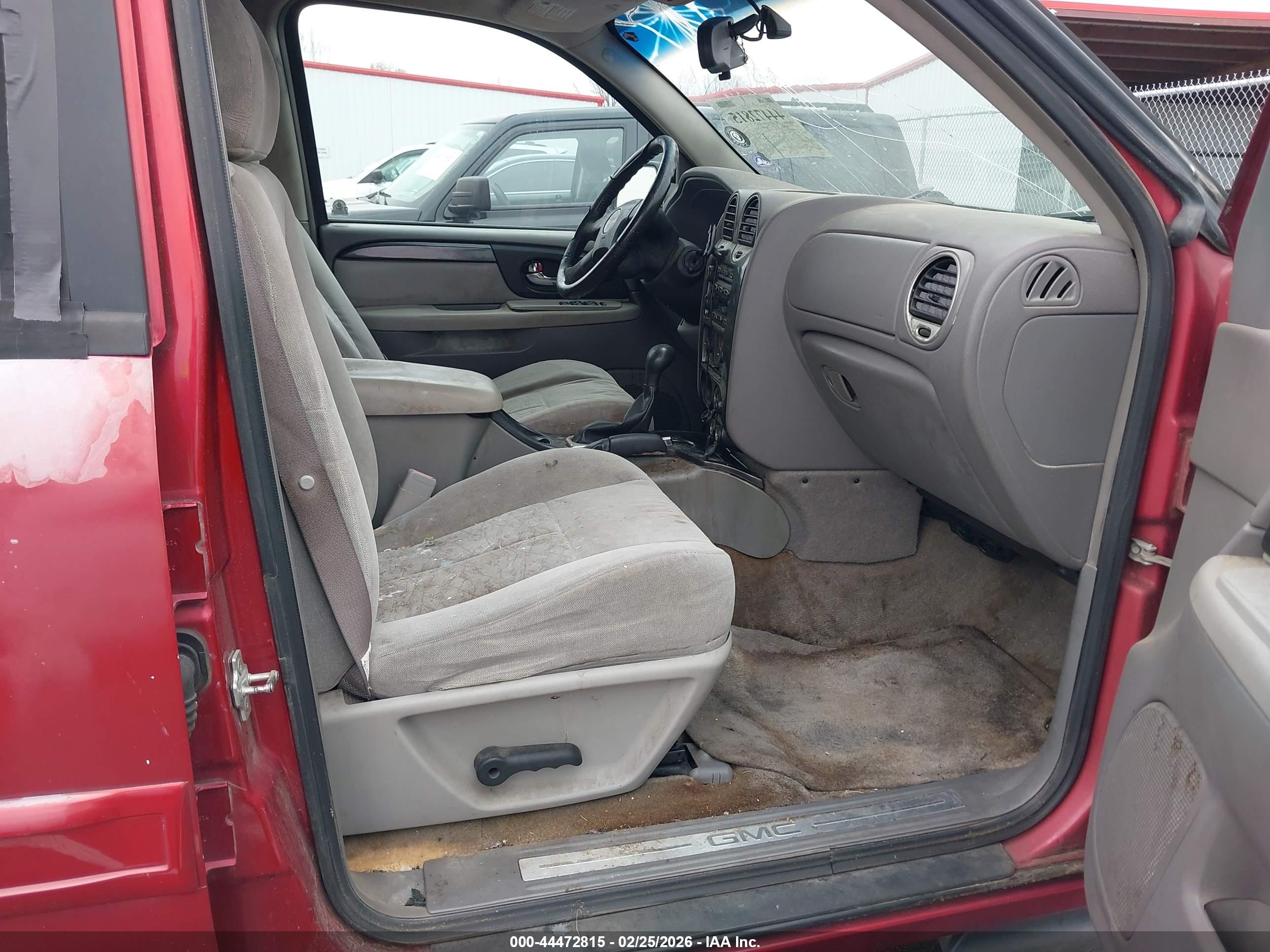 GMC ENVOY image 5