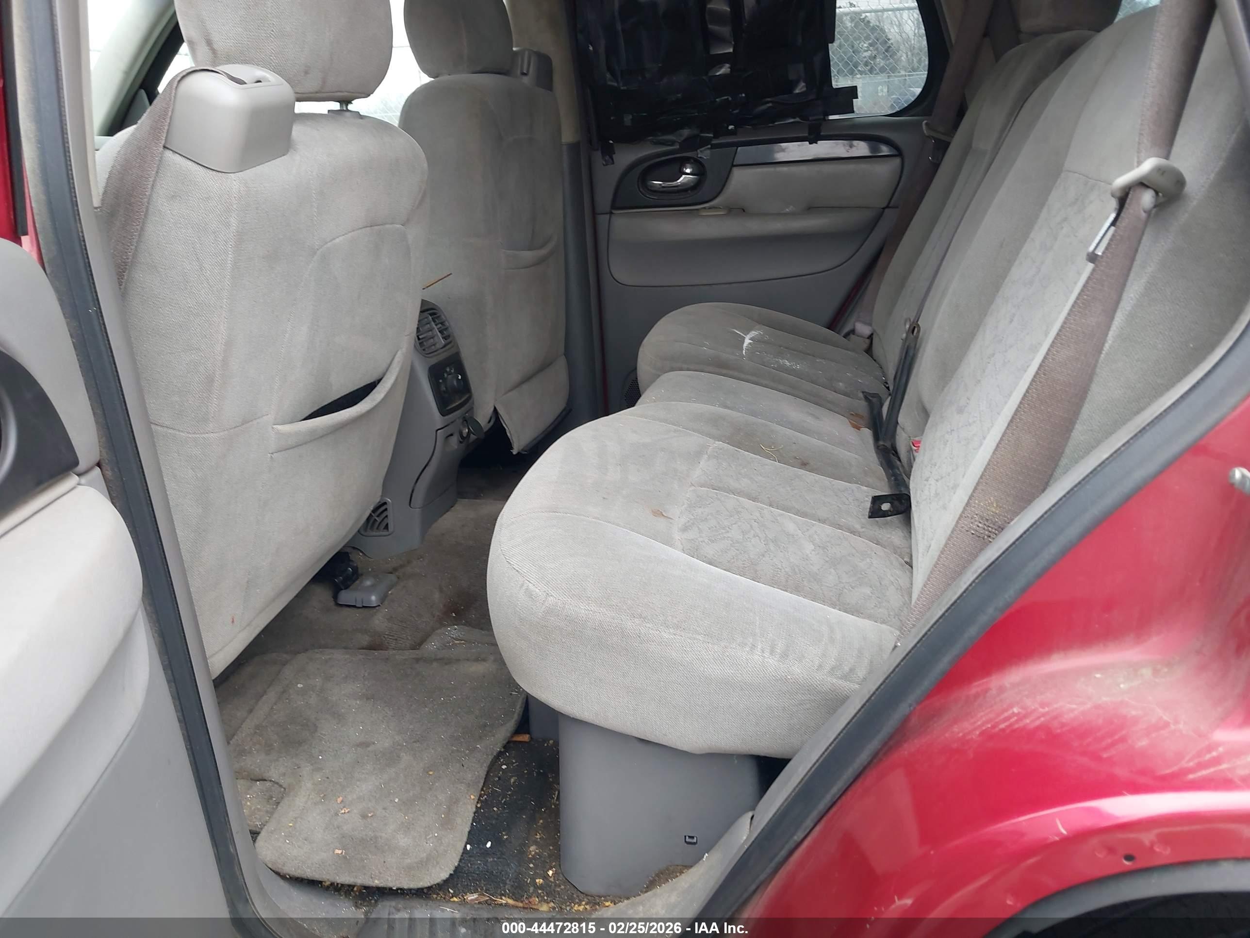 GMC ENVOY image 8