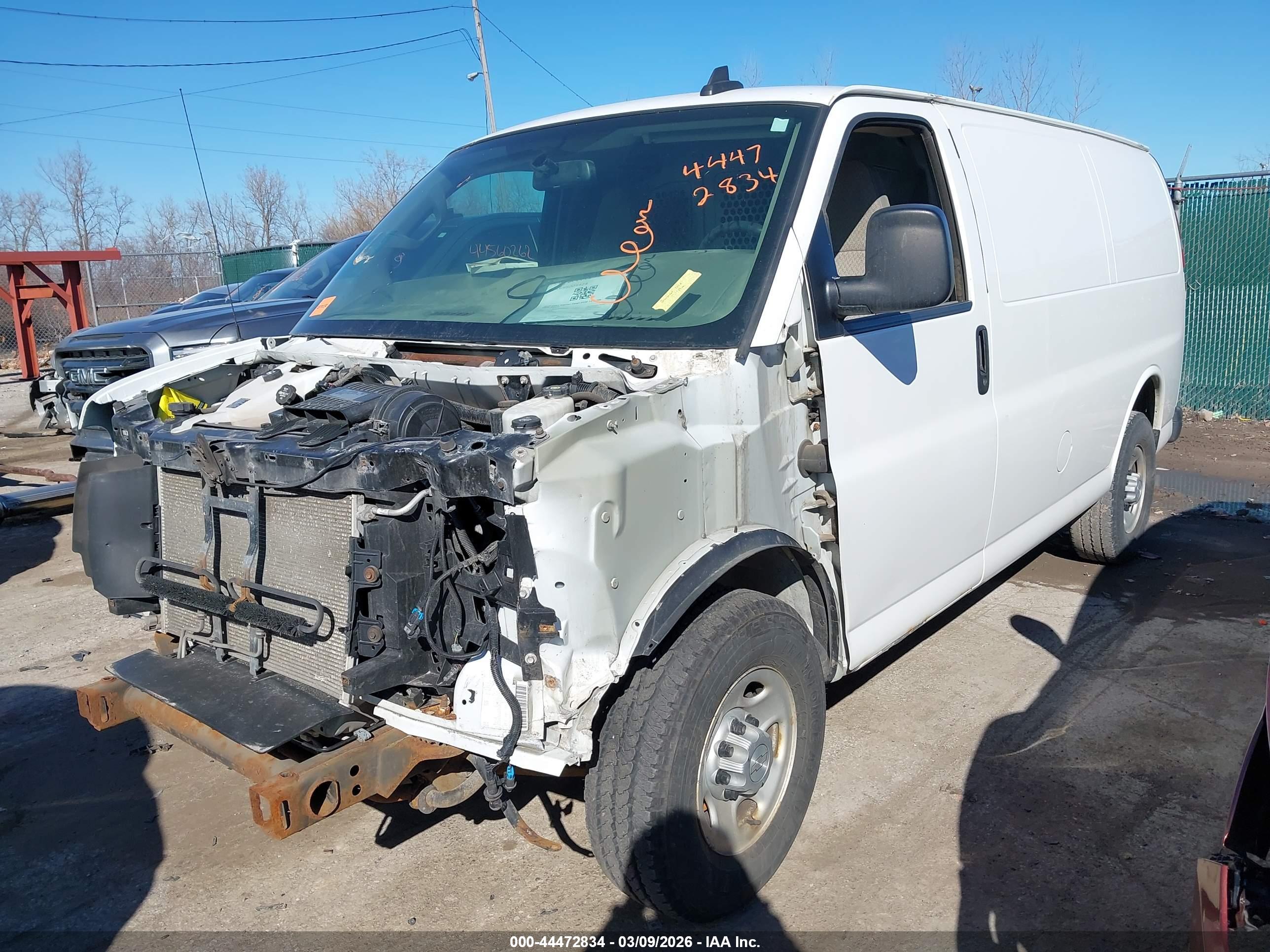 CHEVROLET EXPRESS image 2