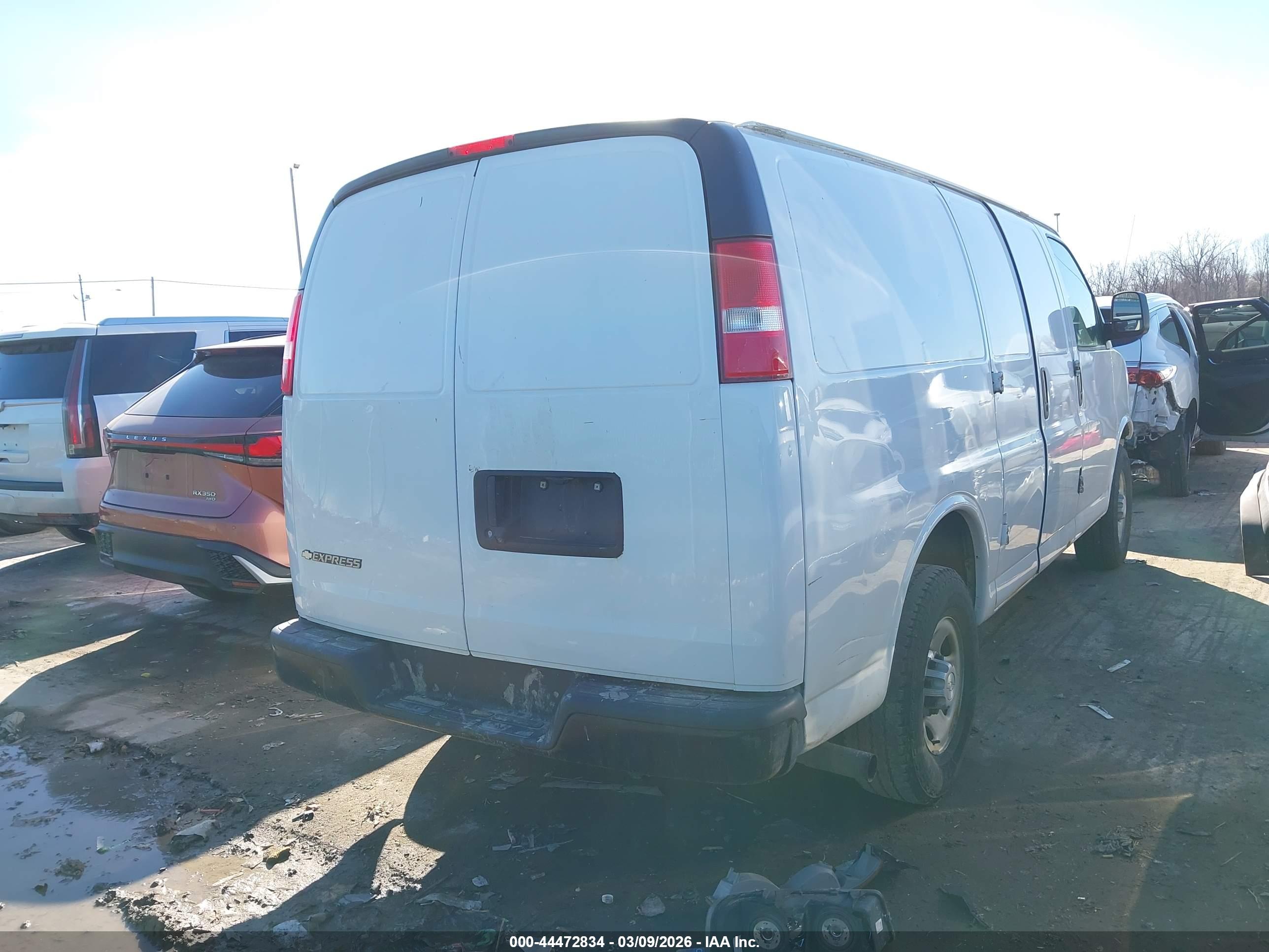CHEVROLET EXPRESS image 4