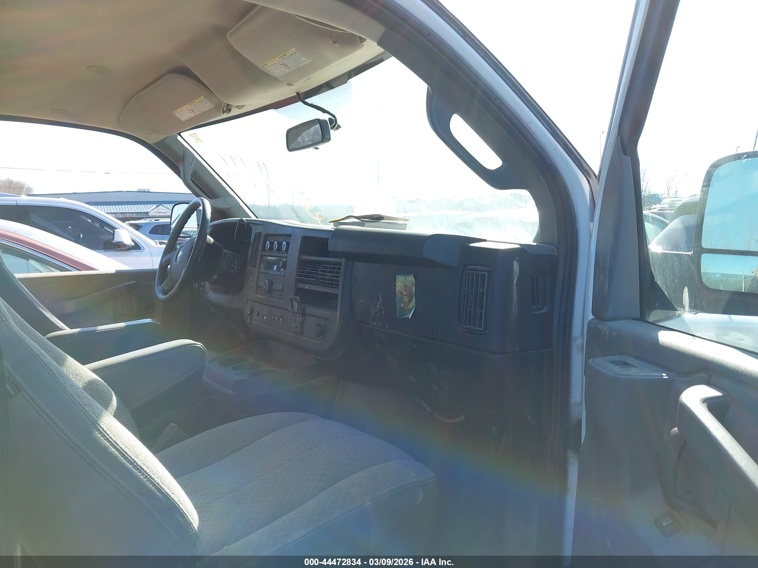 CHEVROLET EXPRESS image 5
