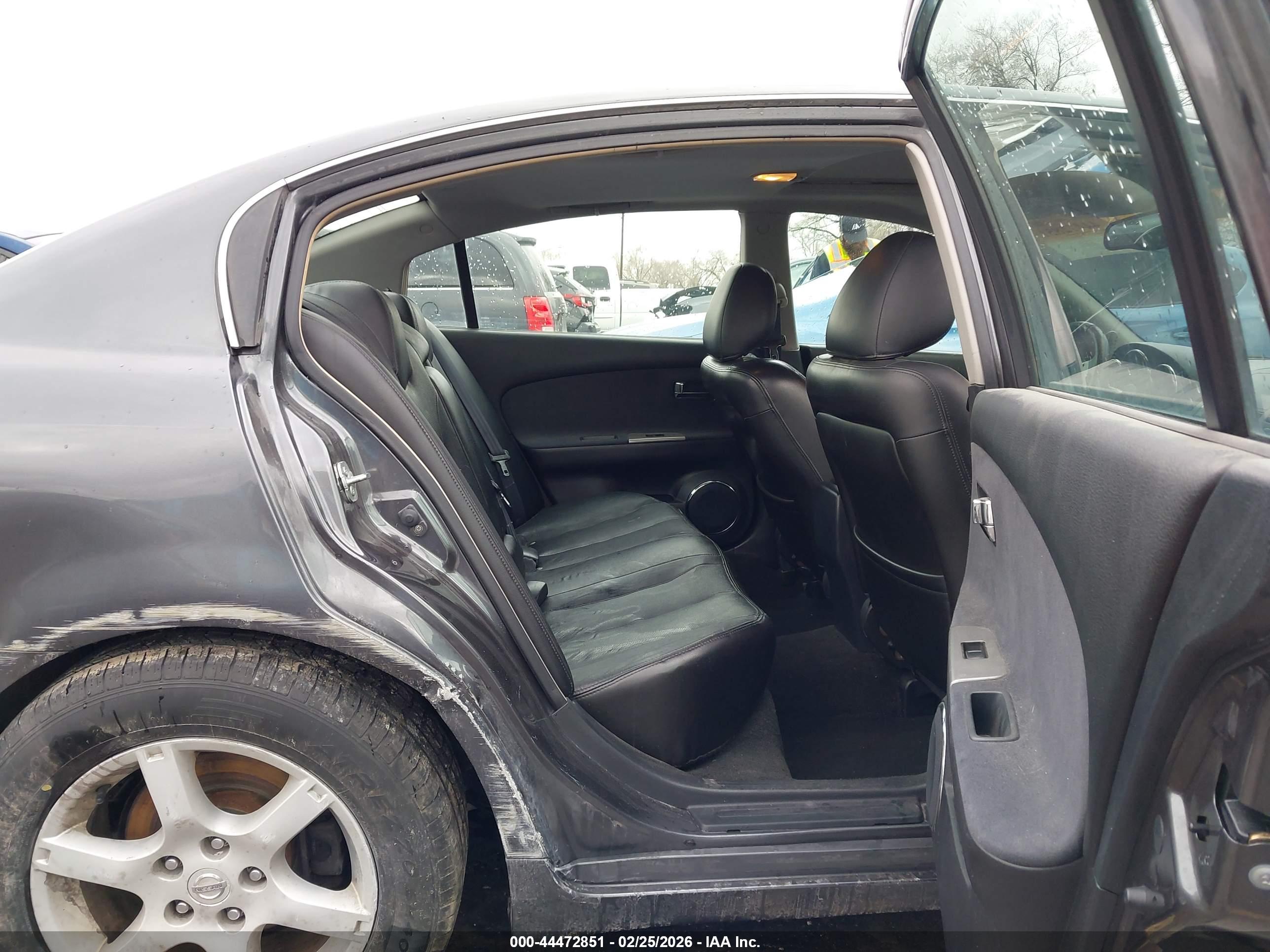 NISSAN ALTIMA image 8