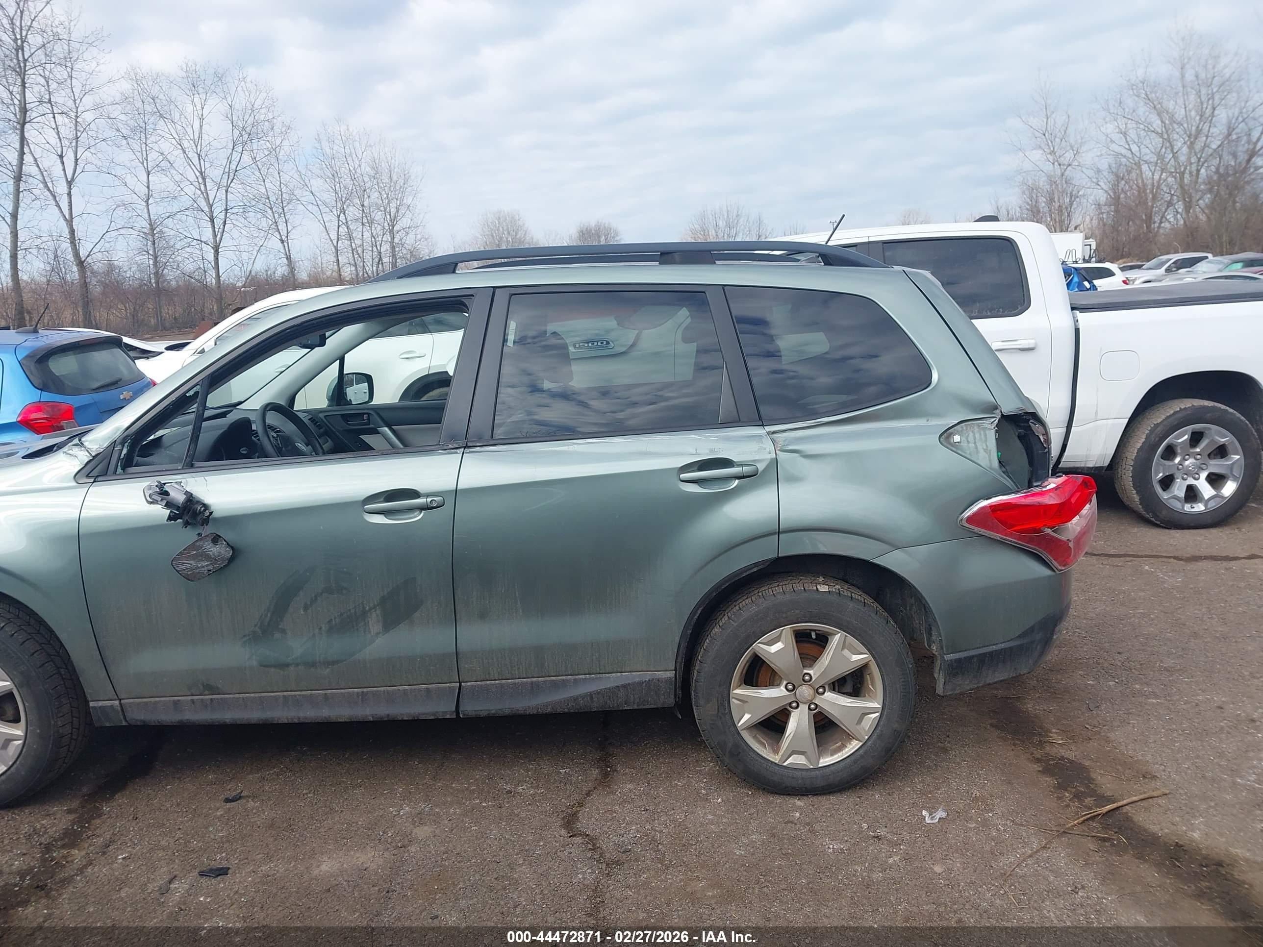 SUBARU FORESTER image 6