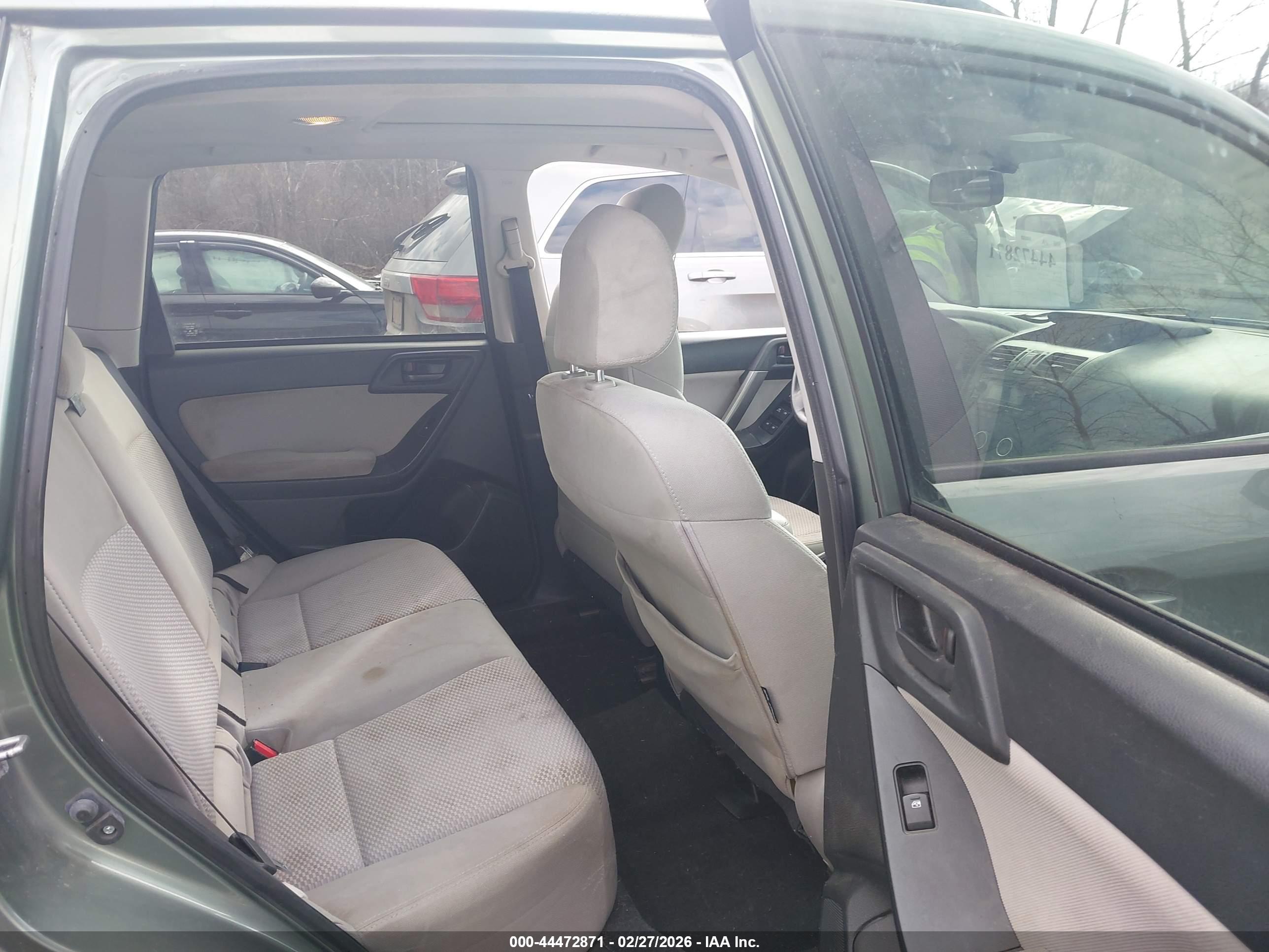 SUBARU FORESTER image 8