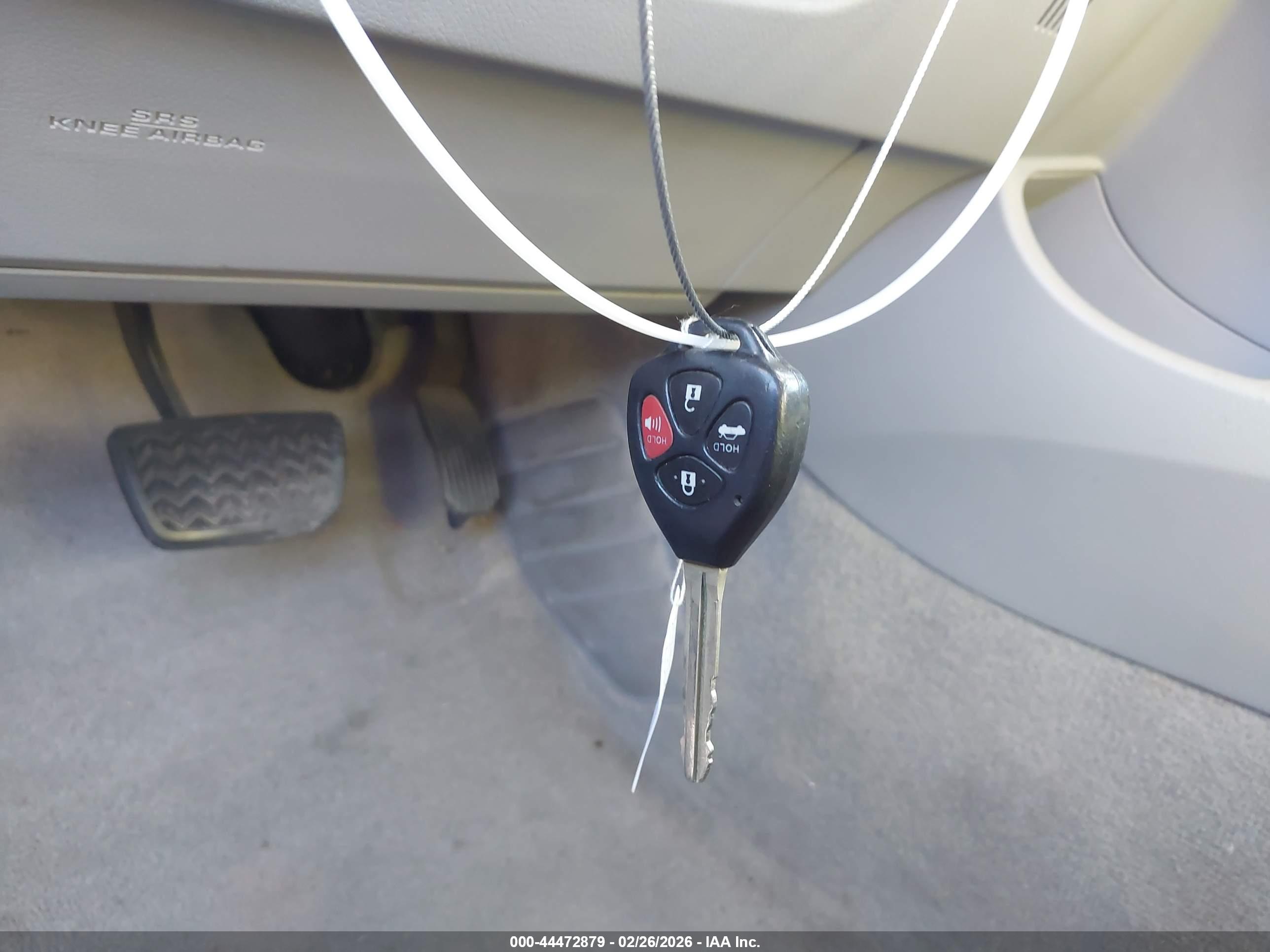 TOYOTA CAMRY image 11