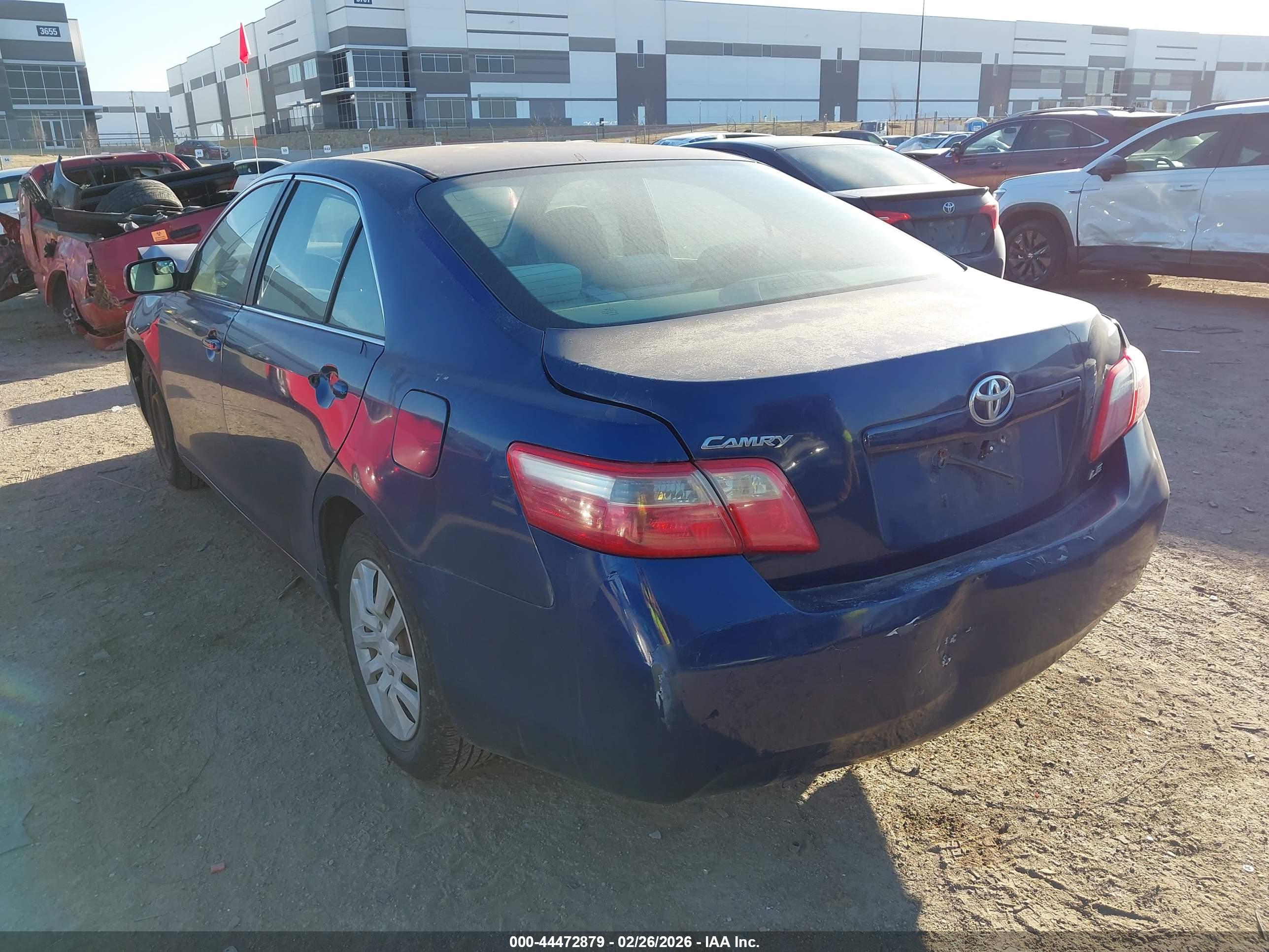 TOYOTA CAMRY image 3