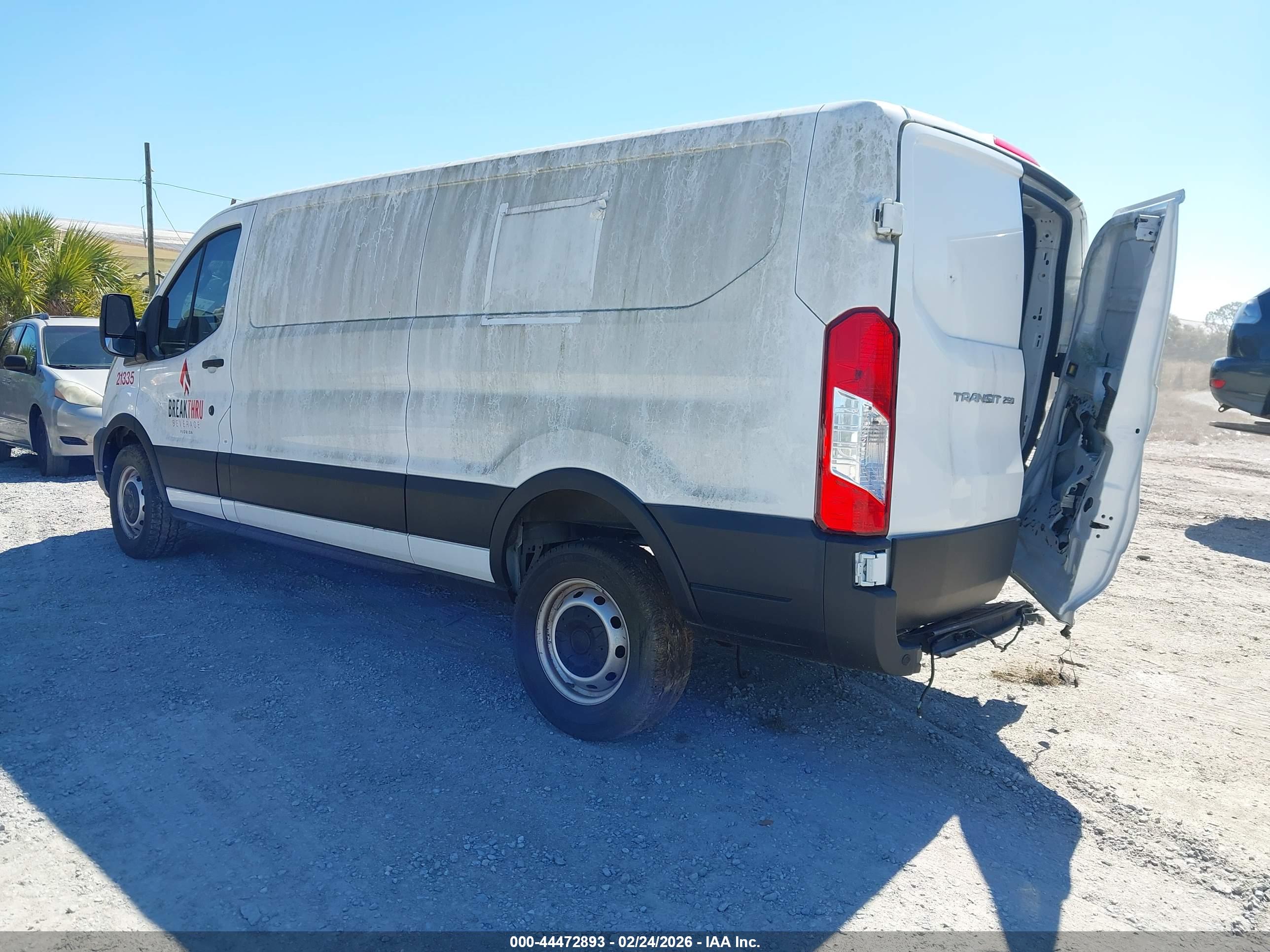 FORD TRANSIT-250 image 3