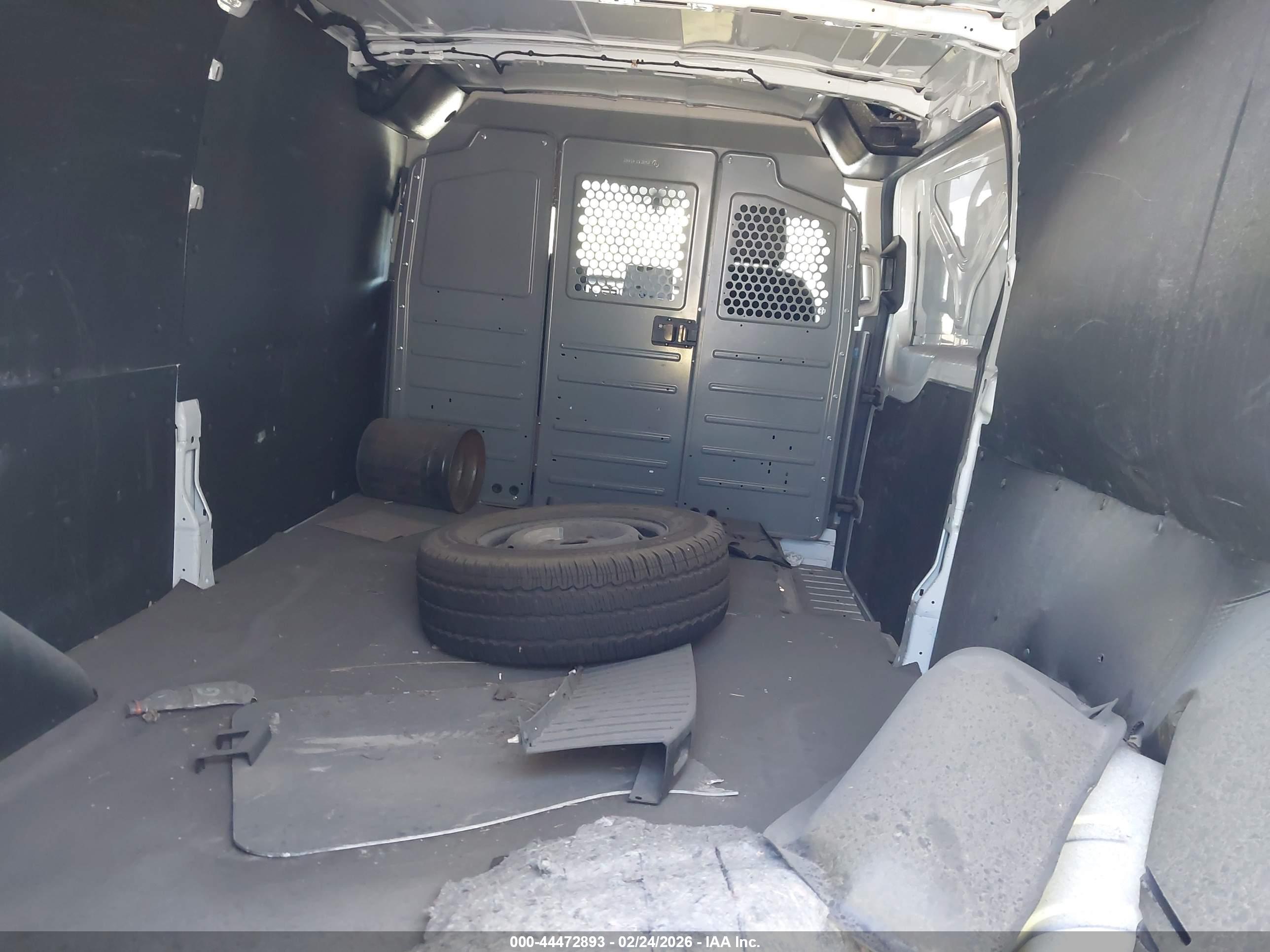 FORD TRANSIT-250 image 8