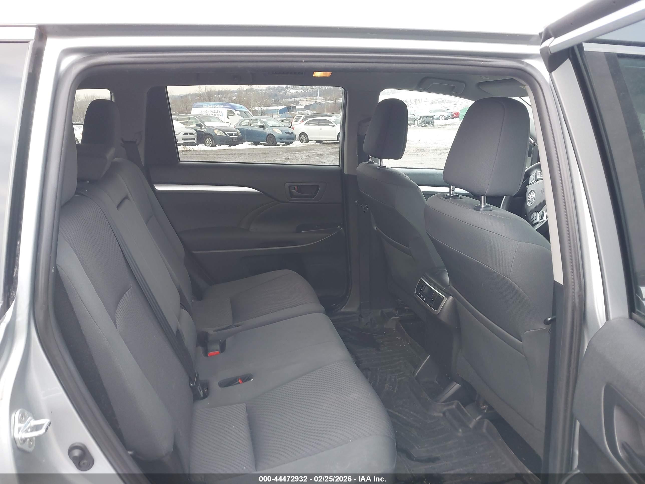 TOYOTA HIGHLANDER image 8