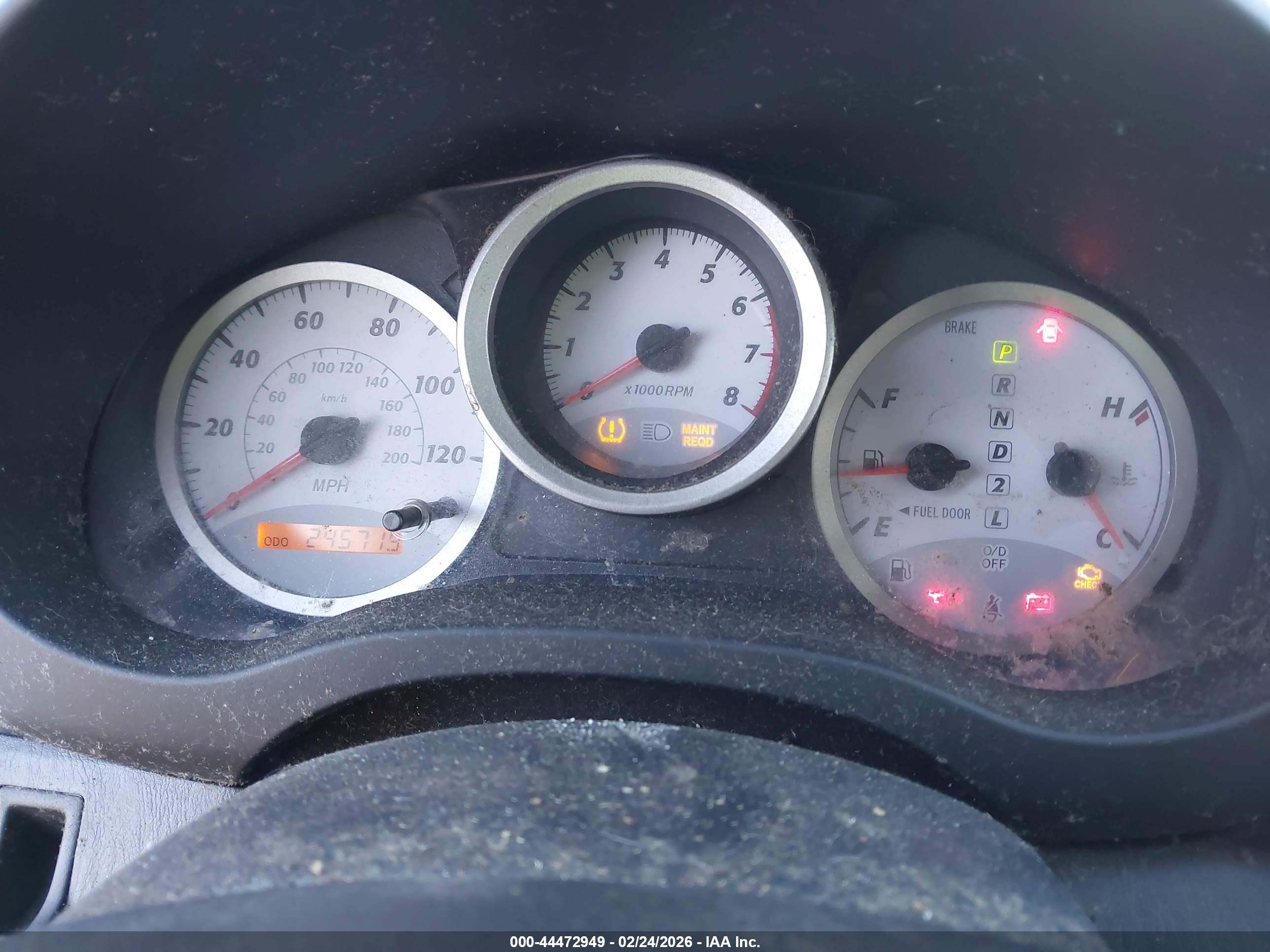 TOYOTA RAV4 image 7